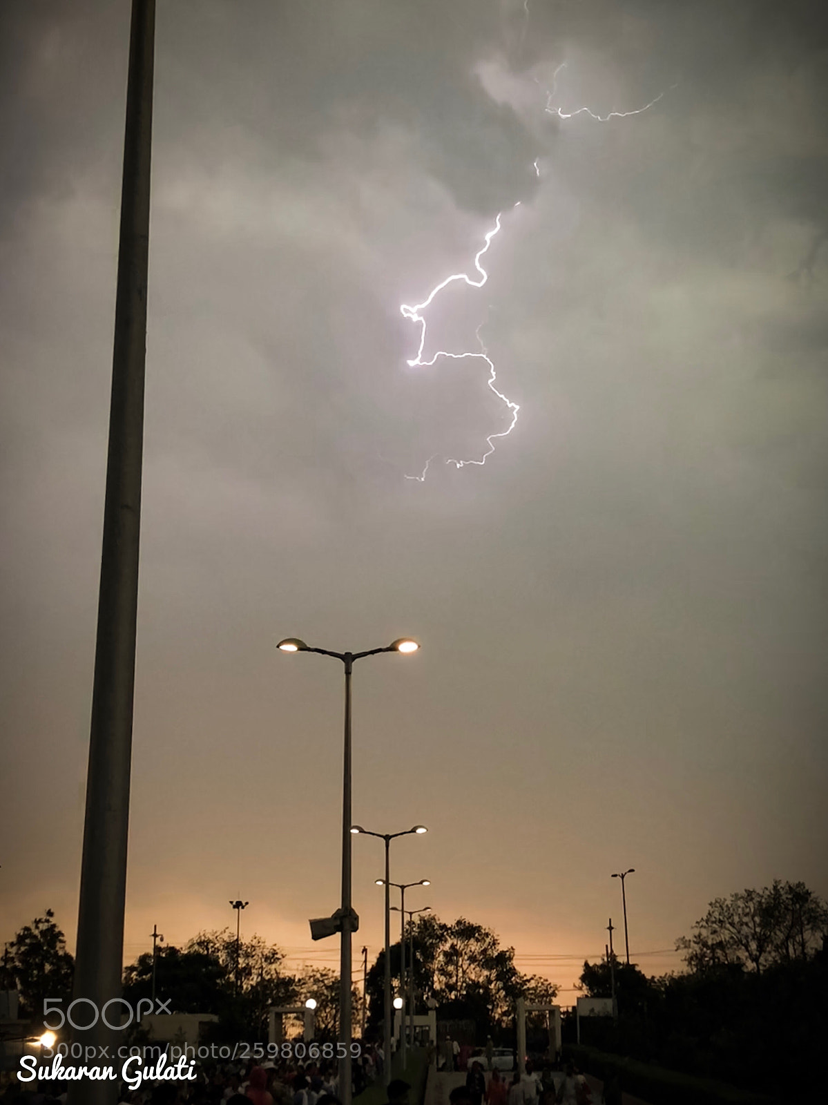 Apple iPhone 8 sample photo. Thunder•• photography