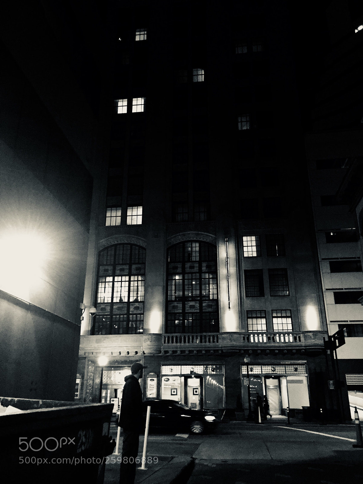 Apple iPhone 6 sample photo. Solitary in an alley photography