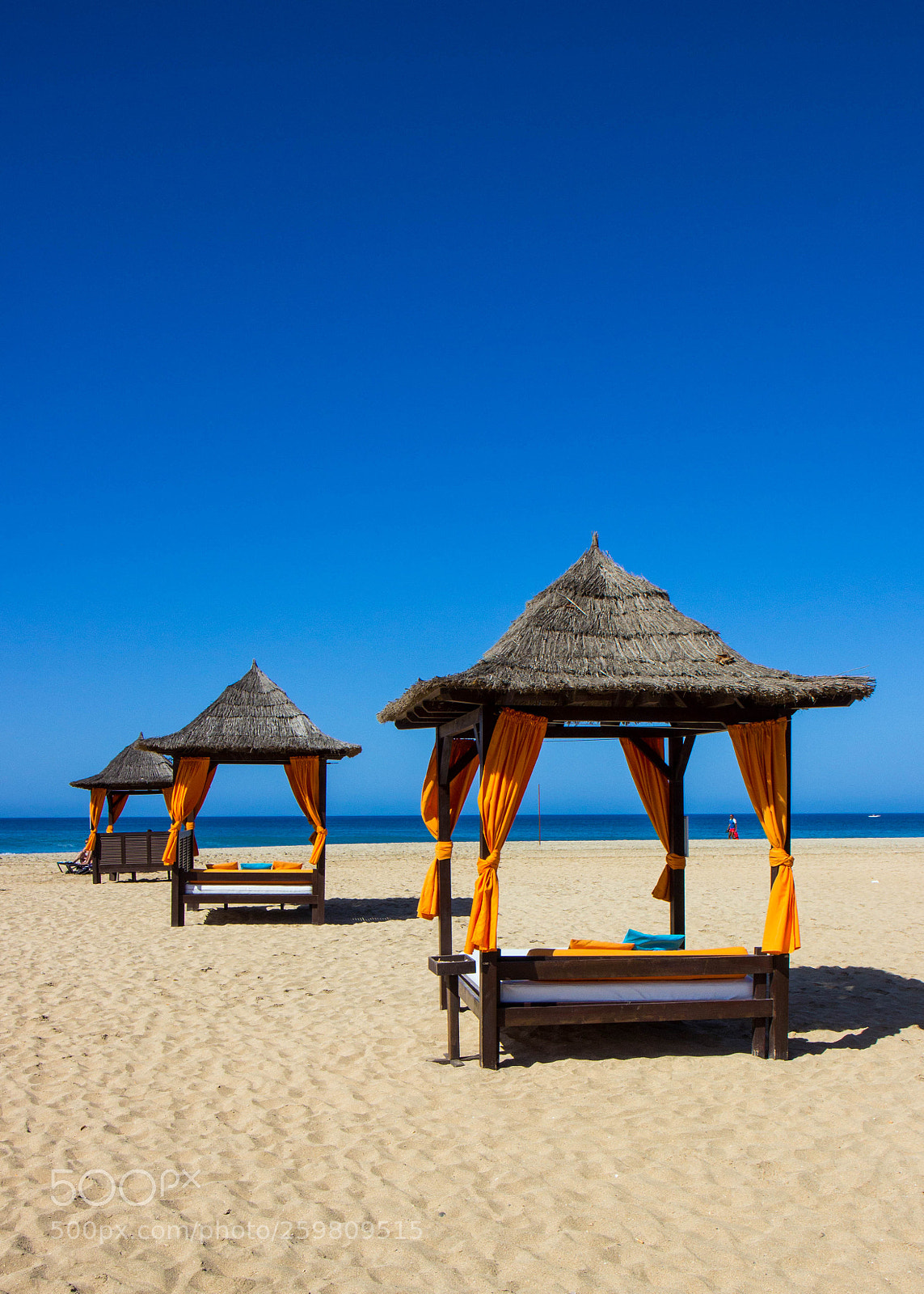 Canon EOS 600D (Rebel EOS T3i / EOS Kiss X5) sample photo. Beach beds photography
