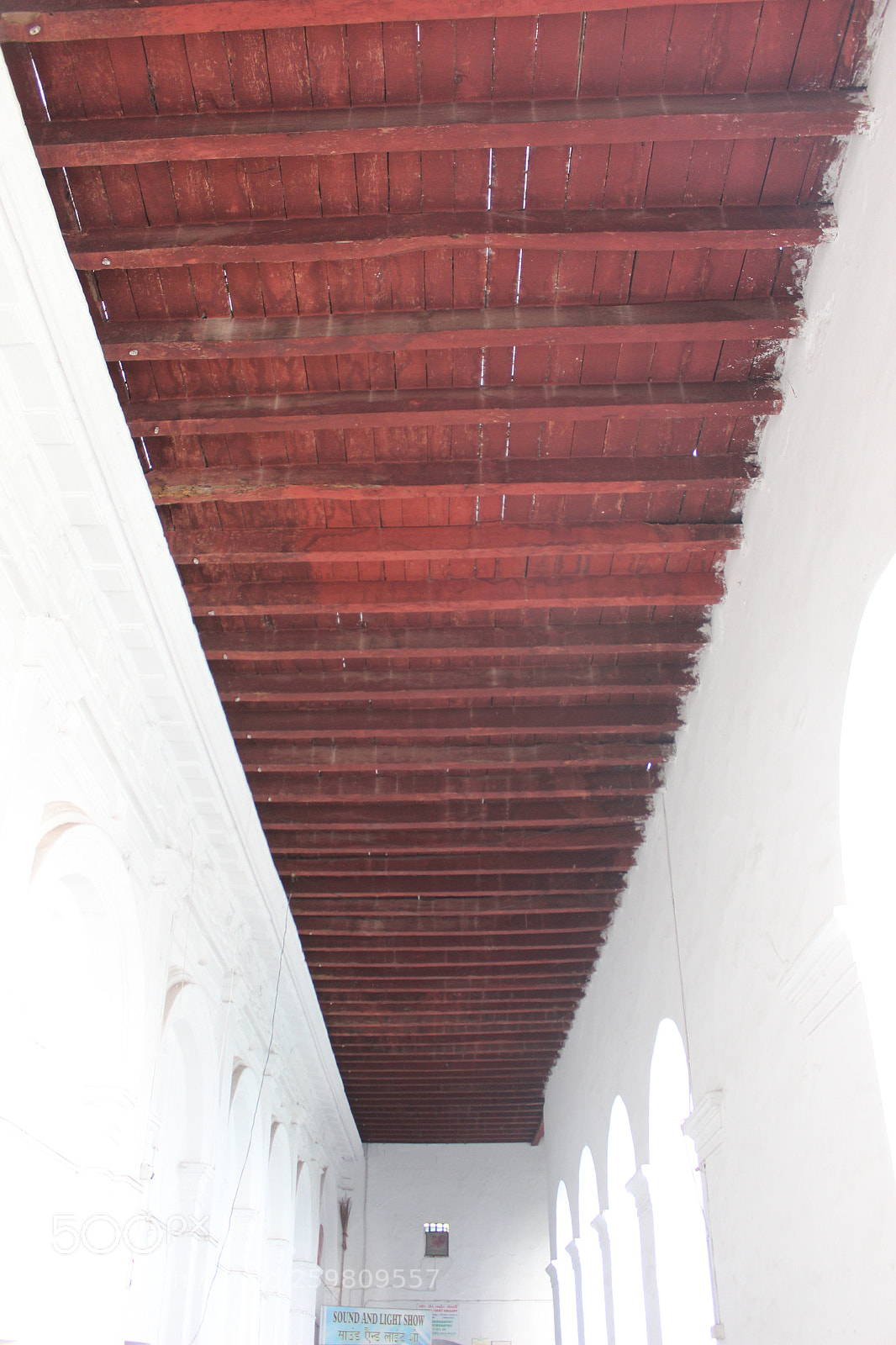 Canon EOS 600D (Rebel EOS T3i / EOS Kiss X5) sample photo. Wooden ceiling photography