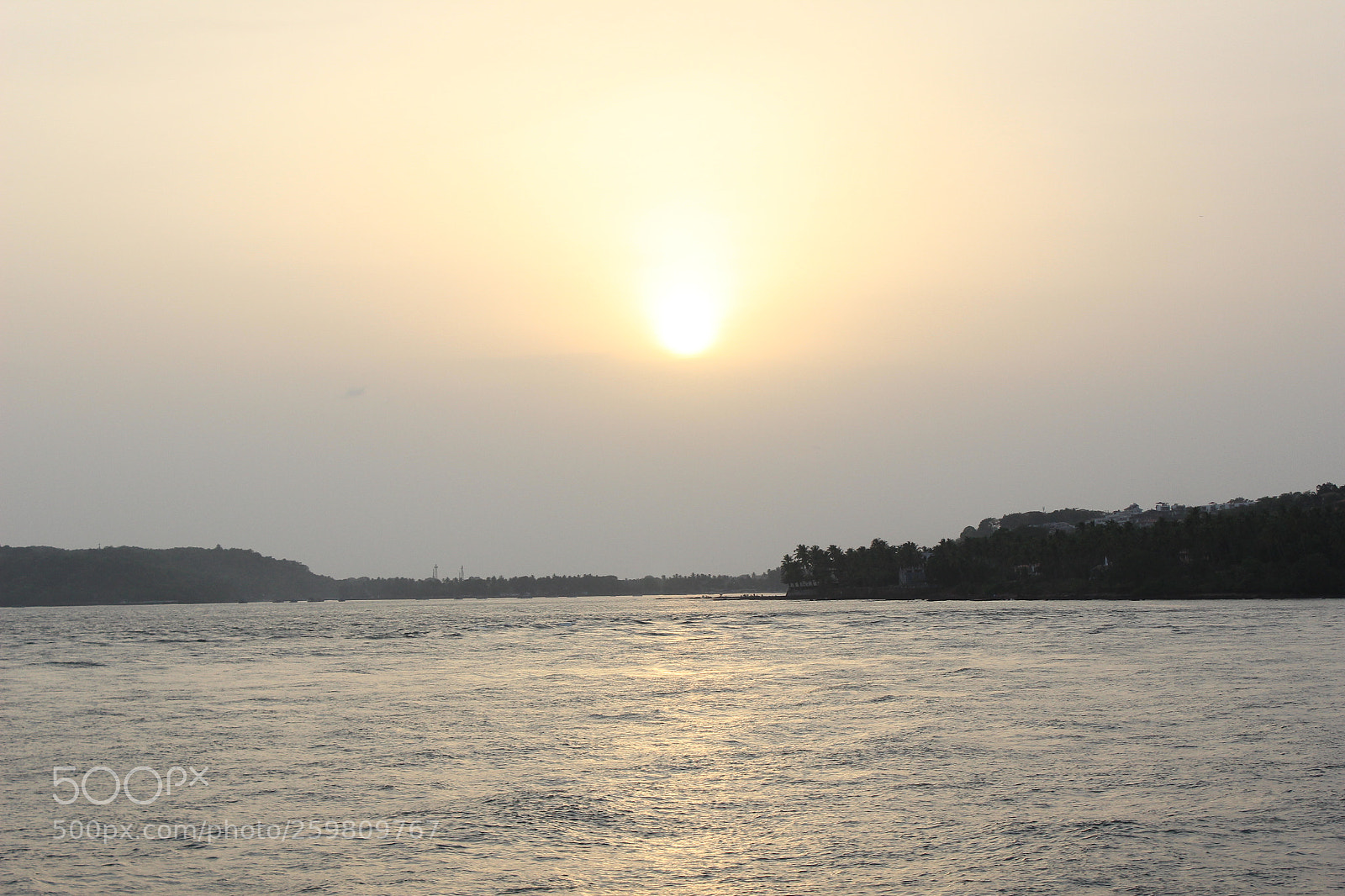 Canon EOS 600D (Rebel EOS T3i / EOS Kiss X5) sample photo. Sunset in the sea photography