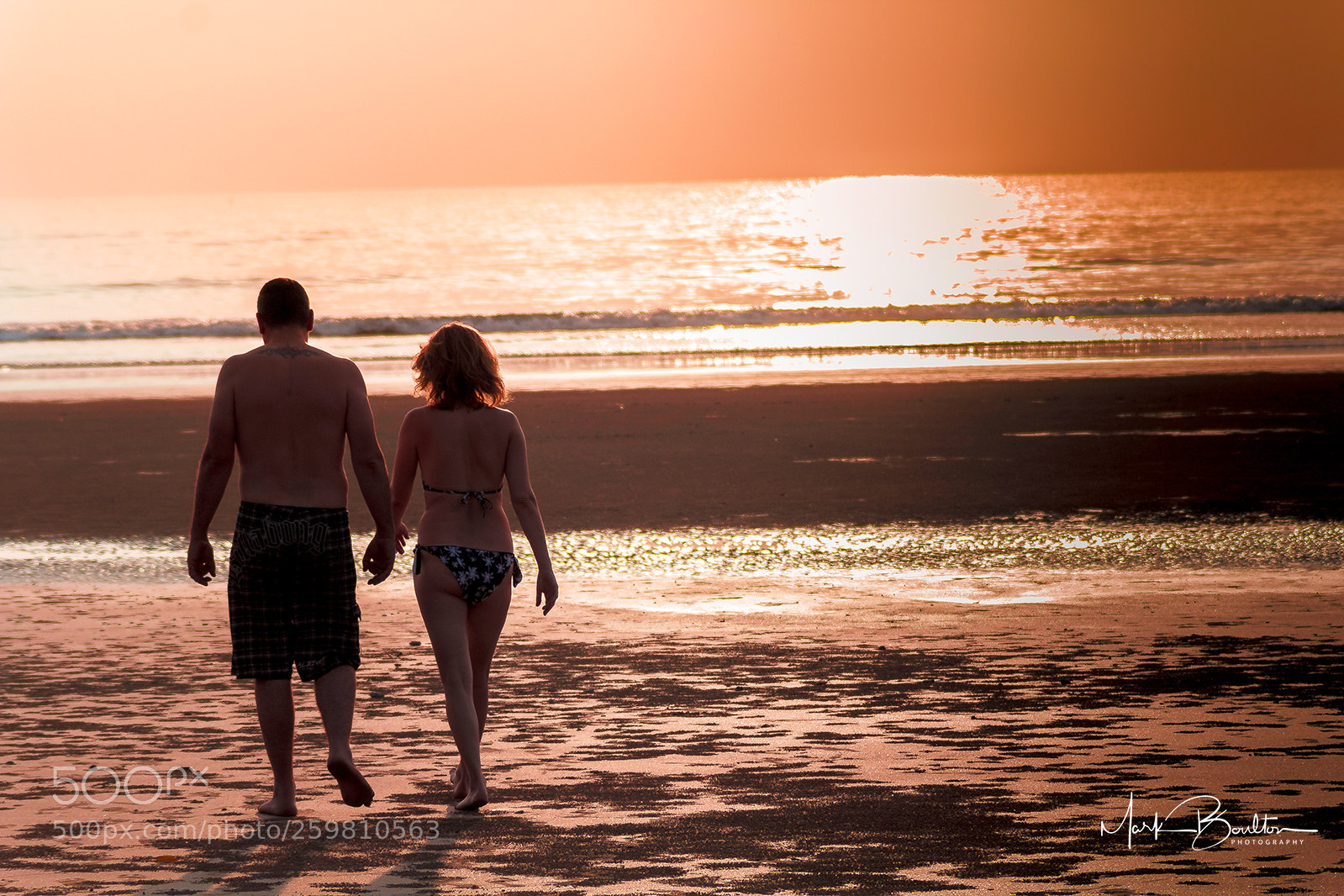 Canon EOS 1200D (EOS Rebel T5 / EOS Kiss X70 / EOS Hi) sample photo. Lovers at sunset photography