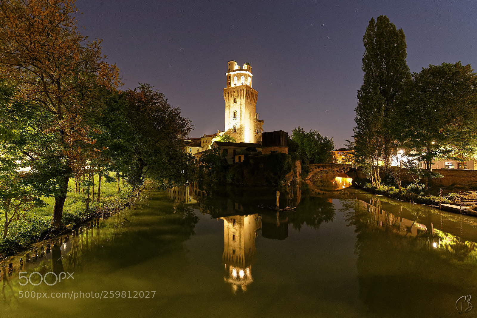 Canon EOS 6D Mark II sample photo. Night reflection photography
