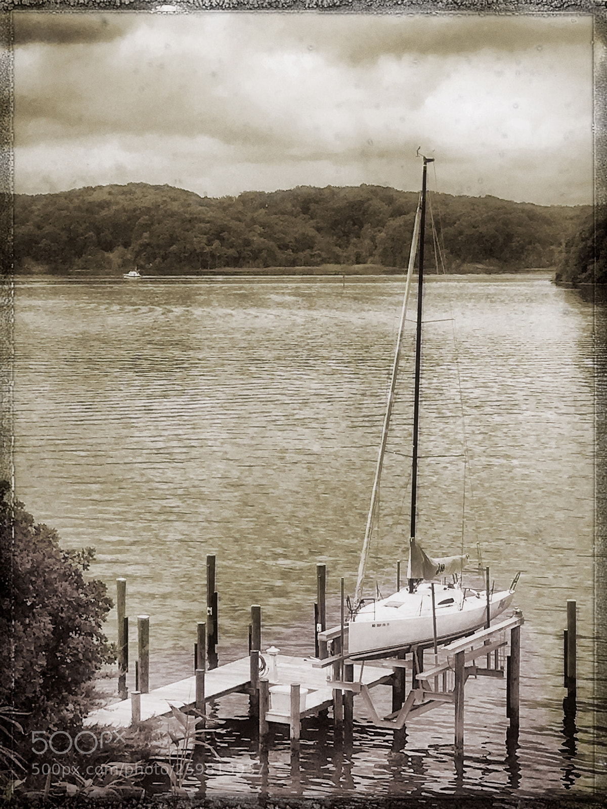 Apple iPhone SE sample photo. River dock photography