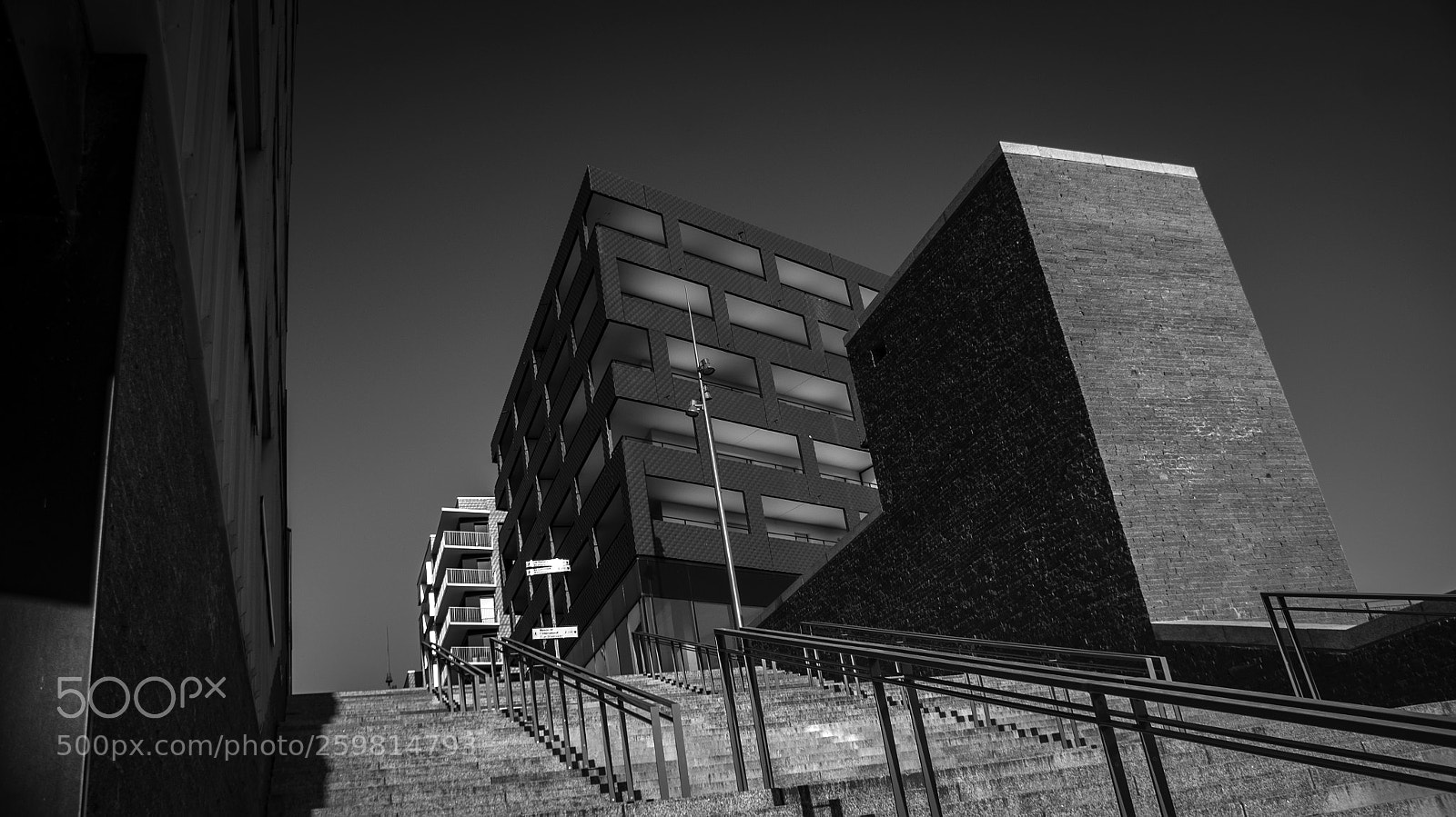 Sony Alpha DSLR-A200 sample photo. Dark city photography