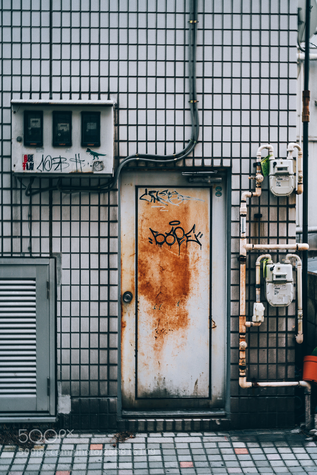 Sony a7R III sample photo. Rusty door photography