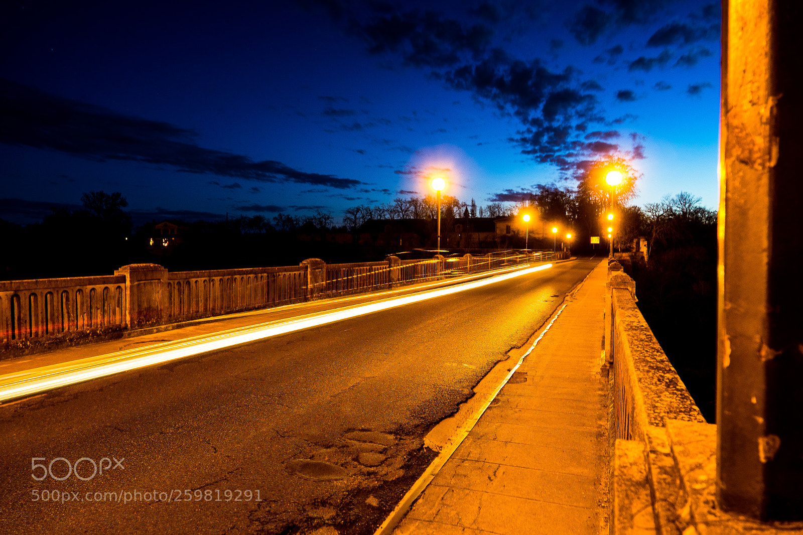 Sony Cyber-shot DSC-RX10 III sample photo. De nuit photography