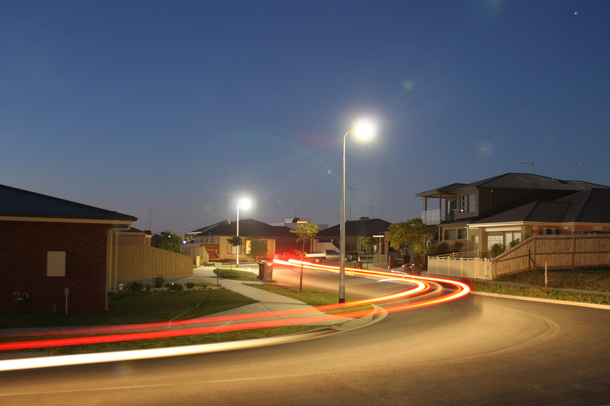 Canon EF 28-90mm f/4-5.6 USM sample photo. Suburban streets photography