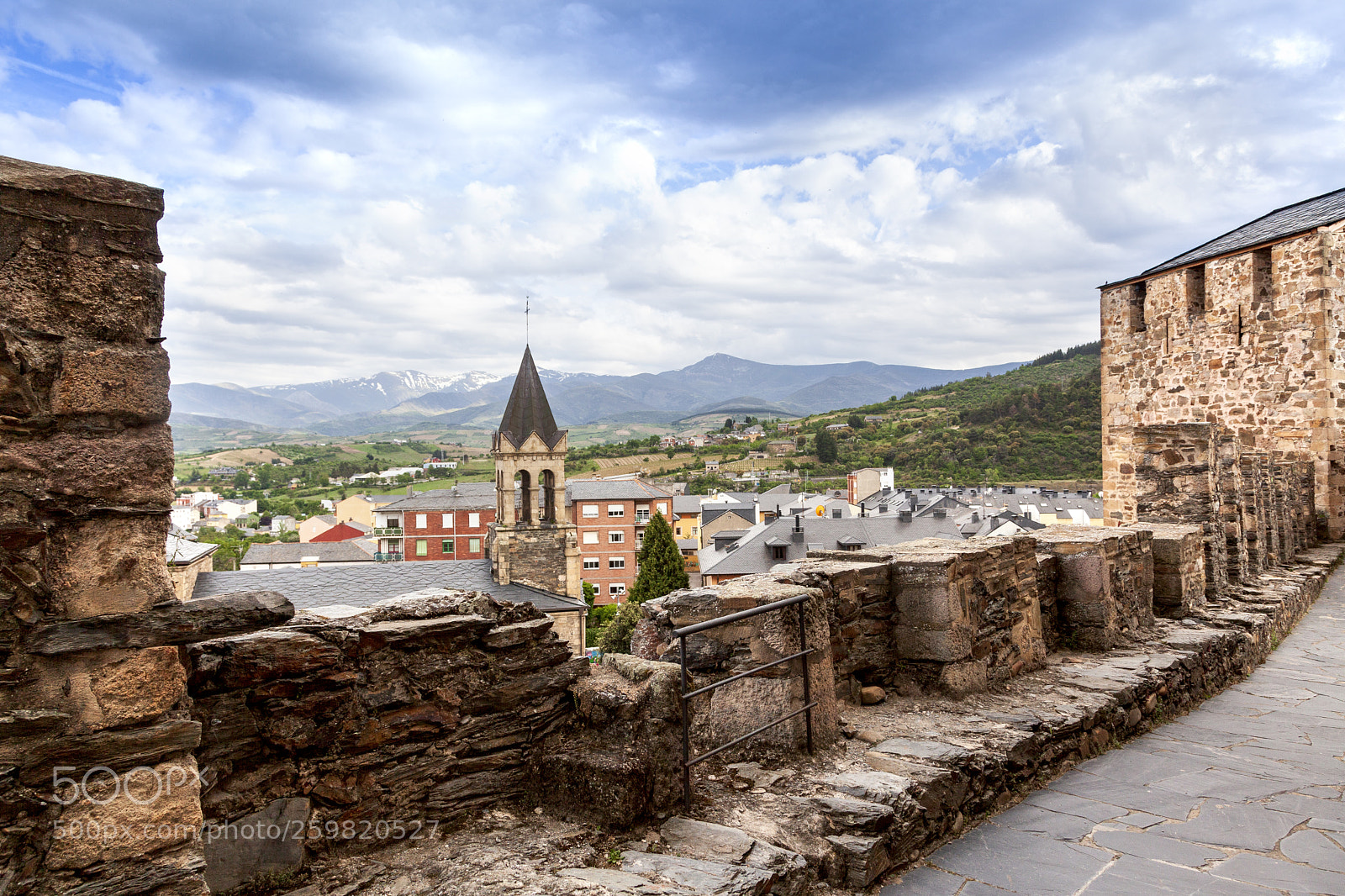 Canon EOS 5D Mark II sample photo. Vista de ponferrada desde photography