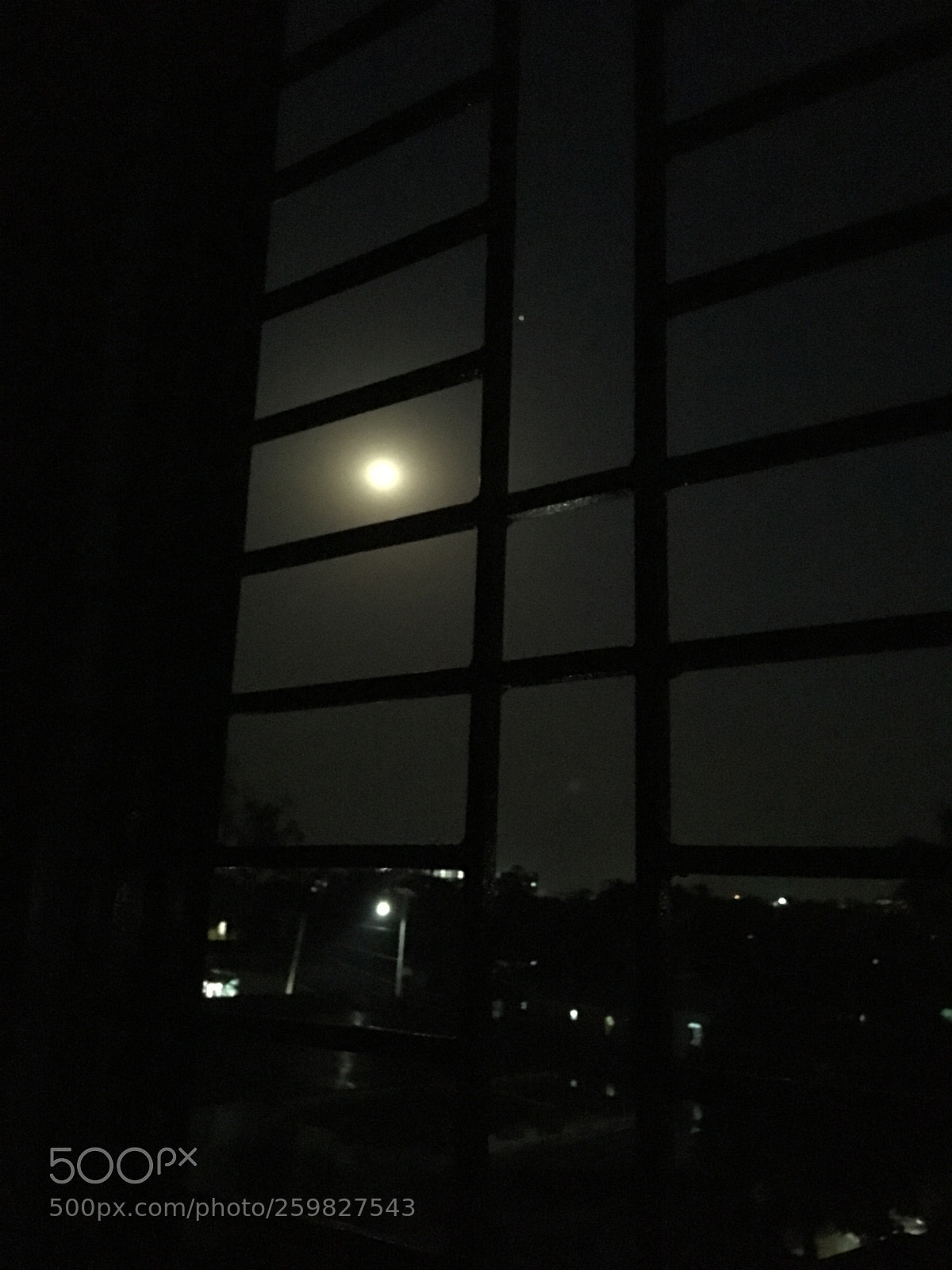 Apple iPhone SE sample photo. Moonshine  photography