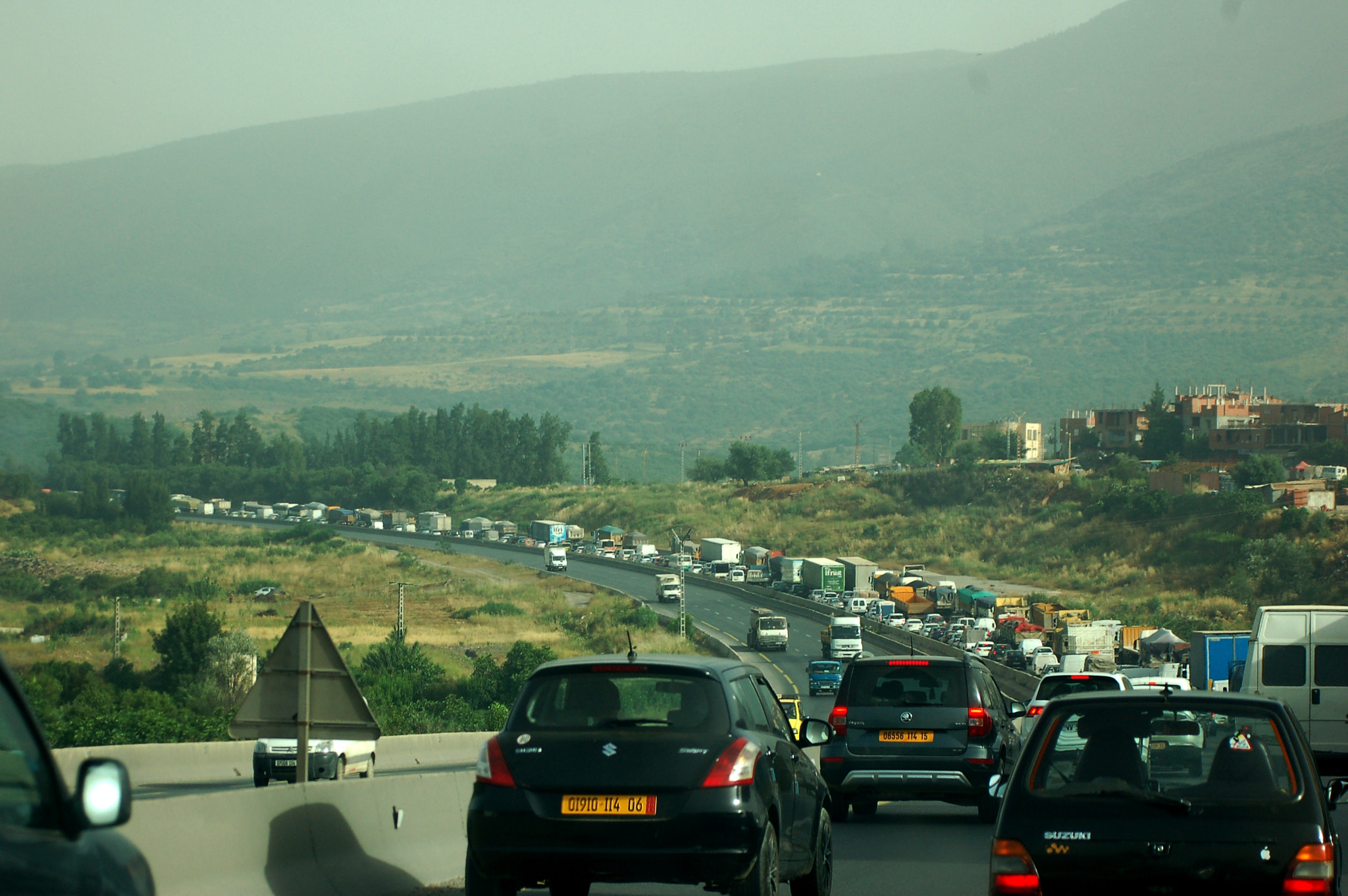 Nikon D50 sample photo. Highway rush hour photography