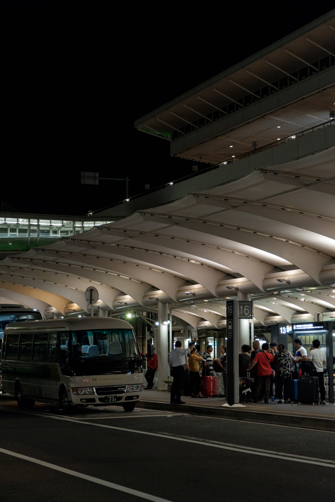 Fujifilm X-A3 sample photo. Narita airport t1 5f observation / 1f outside photography