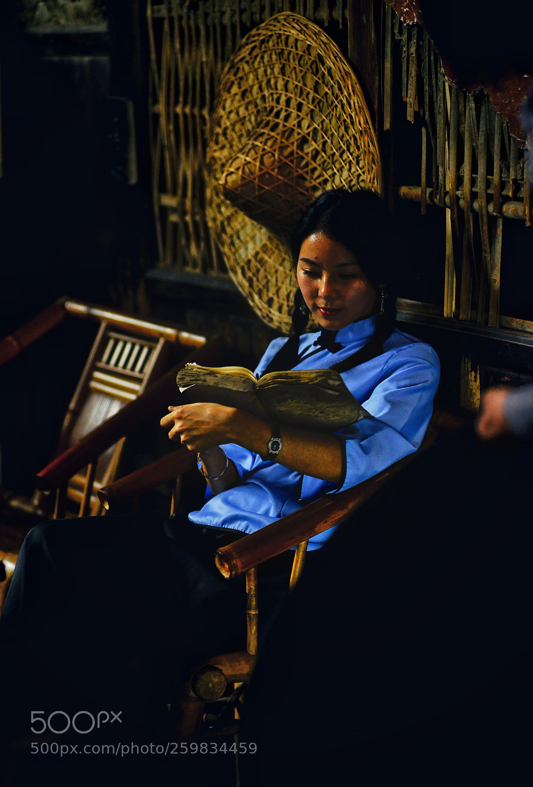 Nikon D800 sample photo. 书中自有颜如玉？ photography