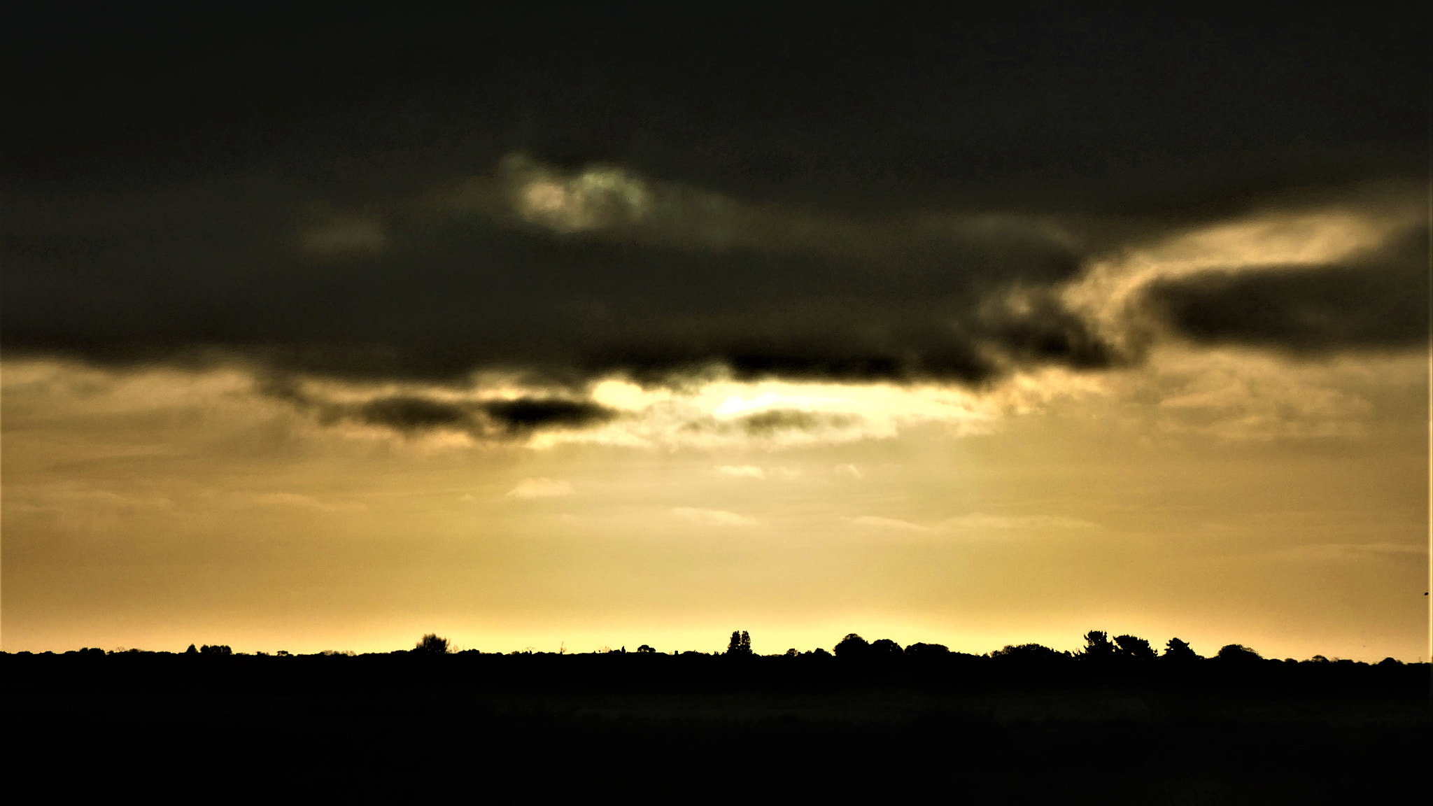 Panasonic Lumix DMC-ZS60 (Lumix DMC-TZ80) sample photo. Yellow sunrise photography