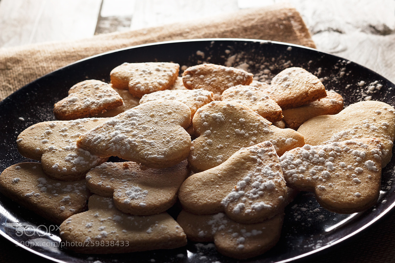 Canon EOS 700D (EOS Rebel T5i / EOS Kiss X7i) sample photo. Heart-shaped cookies. photography