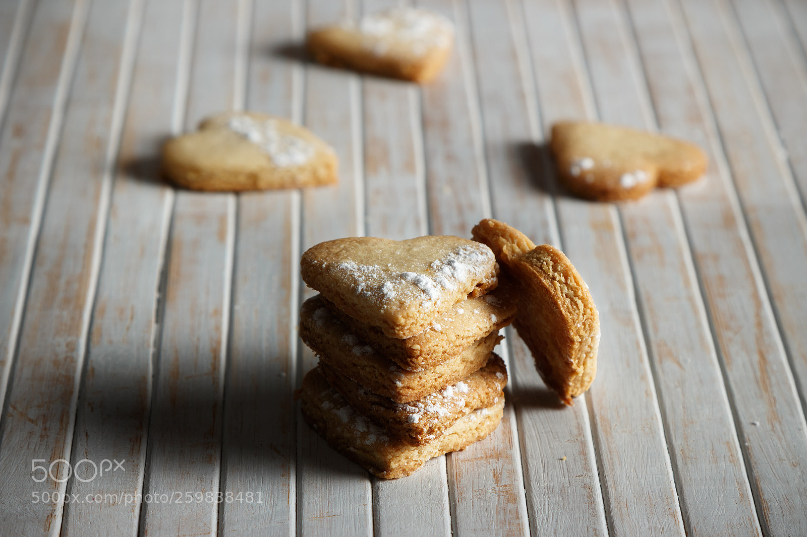 Canon EOS 700D (EOS Rebel T5i / EOS Kiss X7i) sample photo. Home-made heart-shaped cookies. photography