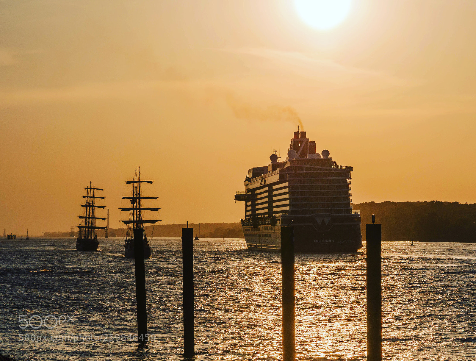 Nikon D5100 sample photo. Hamburg elbe  photography