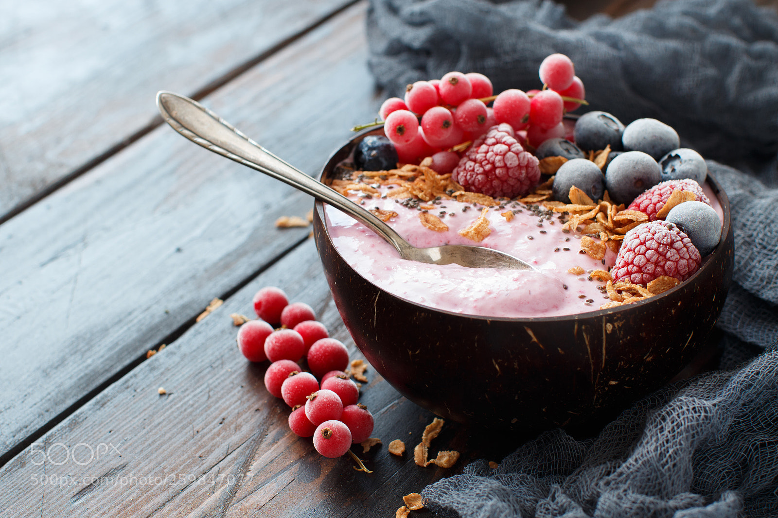 Canon EOS 650D (EOS Rebel T4i / EOS Kiss X6i) sample photo. Wild berries smoothie bowls photography