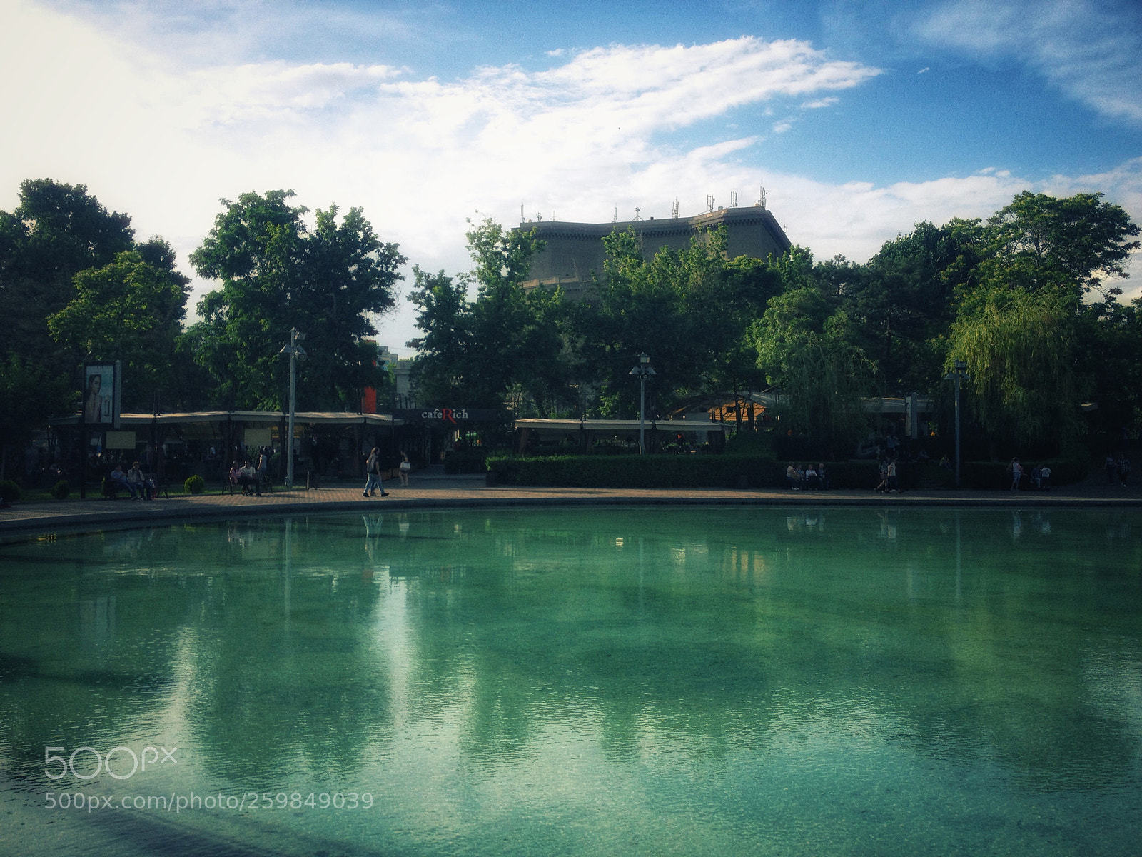 Apple iPhone 4S sample photo. City parks photography