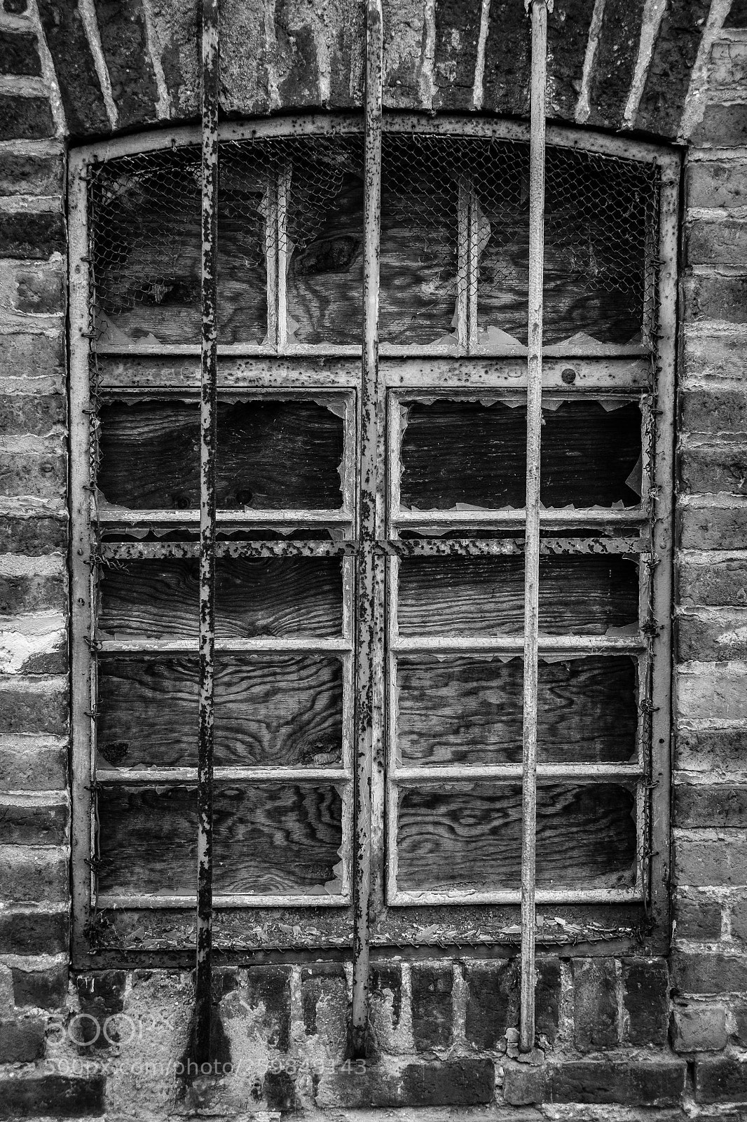 Fujifilm X-T20 sample photo. Broken windows  photography