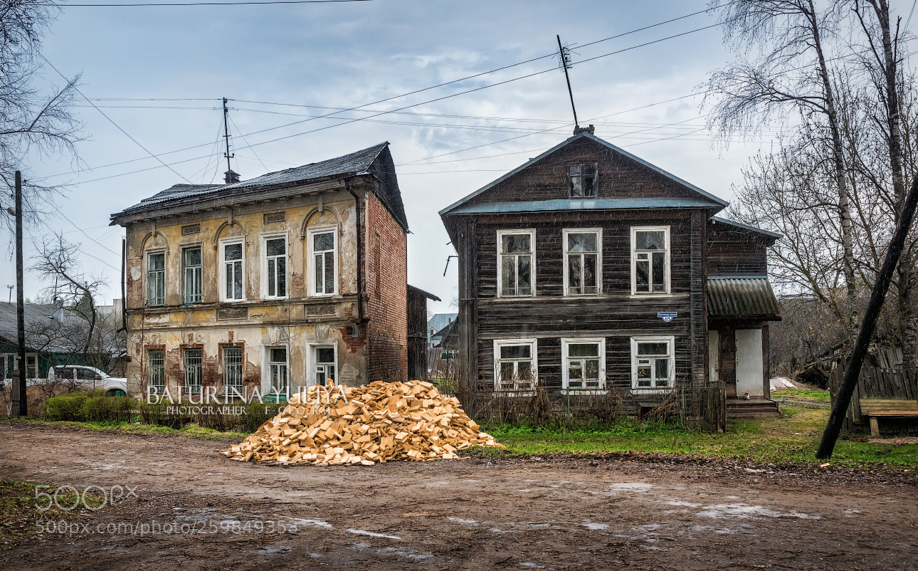 Nikon D800 sample photo. Two old wooden houses photography