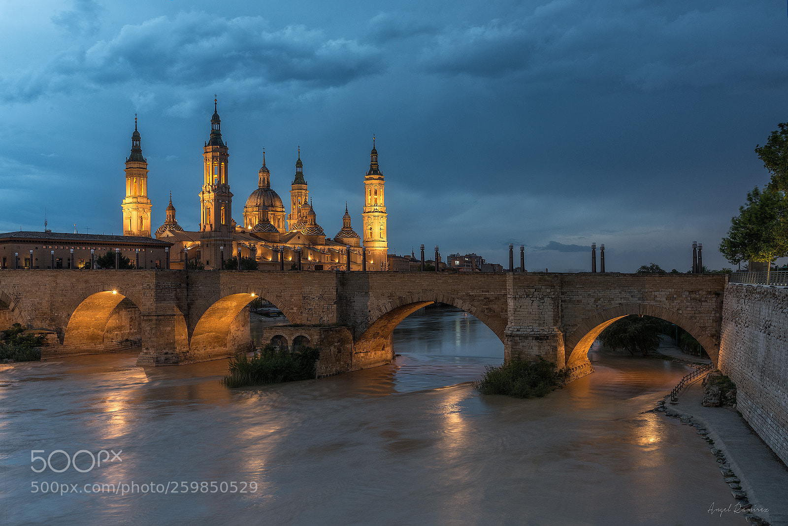 Nikon D810 sample photo. El pilar. zaragoza photography