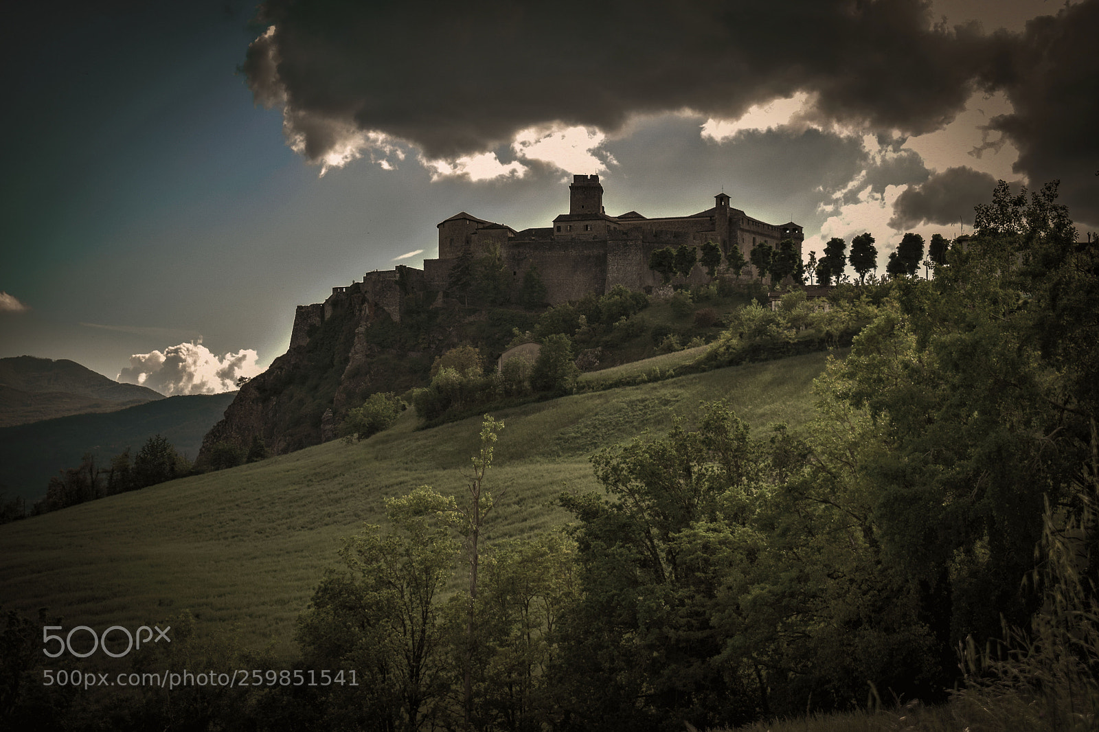 Nikon D5300 sample photo. Castle bardi photography