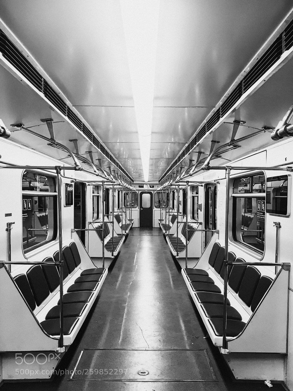 Apple iPhone 6s sample photo. Metro photography