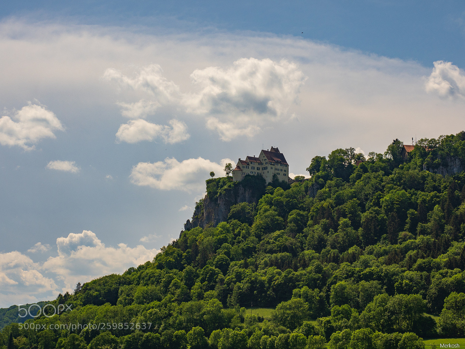 Olympus OM-D E-M1 Mark II sample photo. Castle on the rocks photography