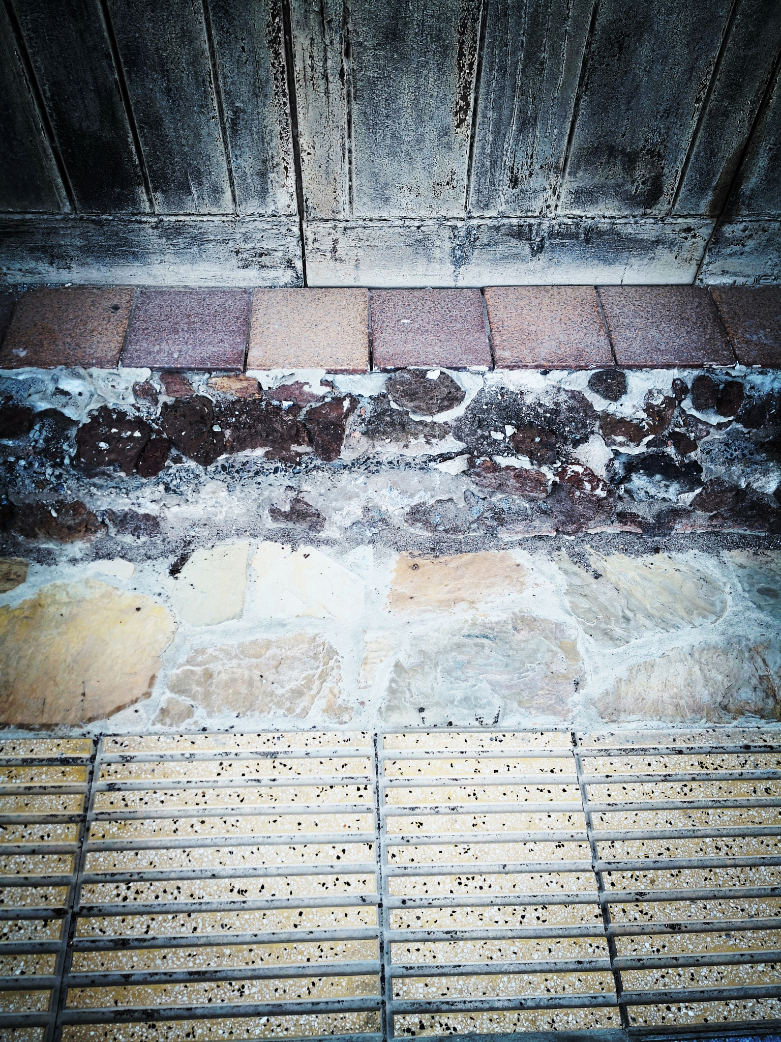 HUAWEI Mate 10 sample photo. Walls, tiles and stones photography