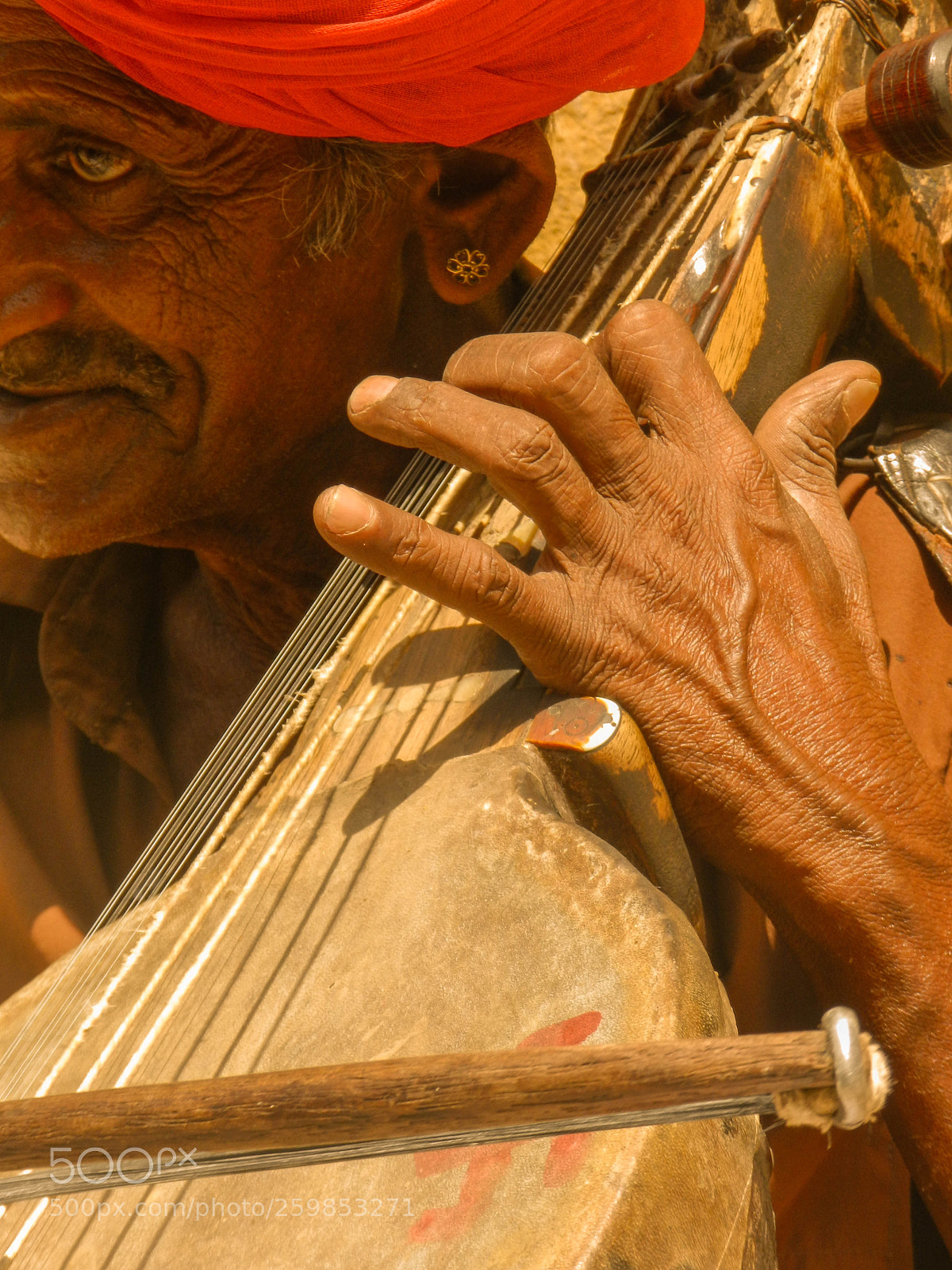 Nikon Coolpix P500 sample photo. Sitarist photography
