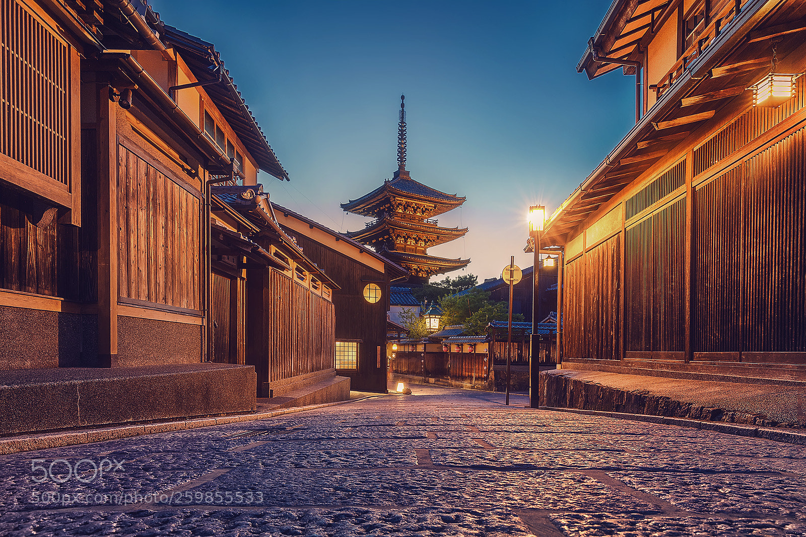 Canon EOS 5D Mark IV sample photo. Yasaka pagoda photography
