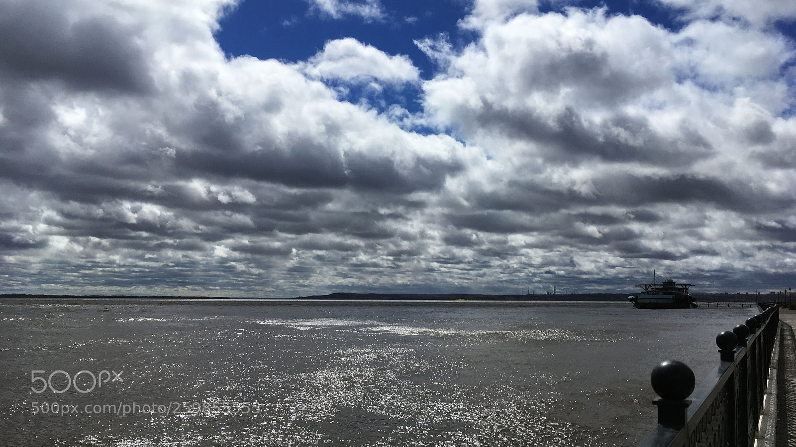 Apple iPhone SE sample photo. Volga river photography