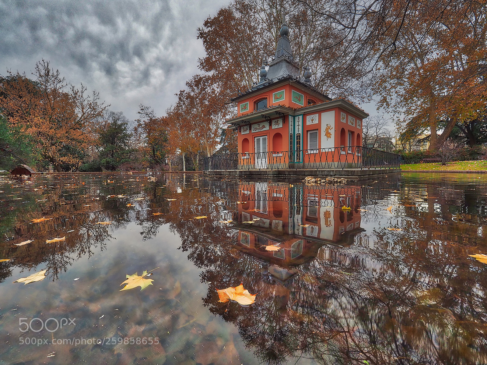 Olympus OM-D E-M5 II sample photo. Parque del retiro photography
