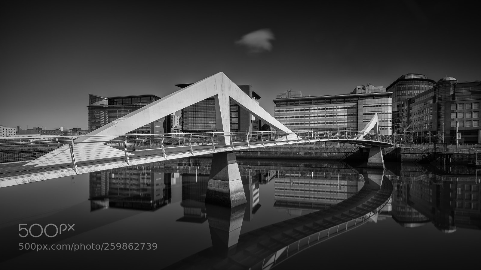 Nikon D810 sample photo. Squiggly bridge - glasgow photography