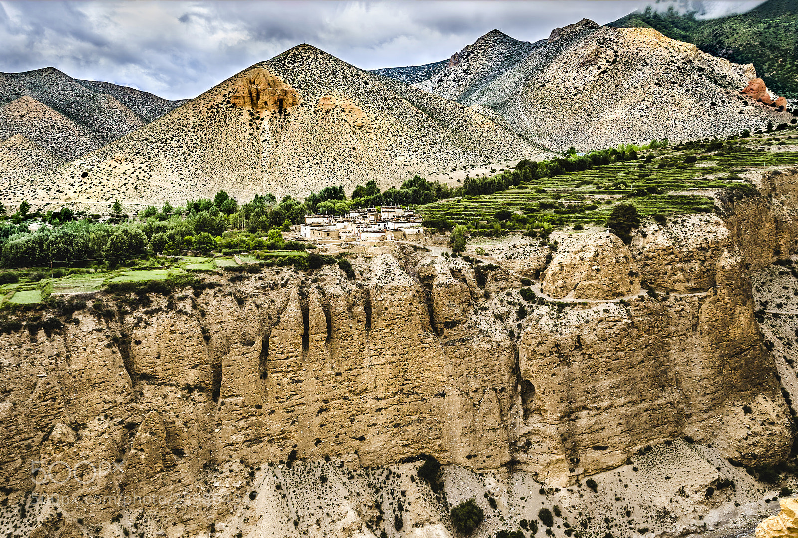Nikon D7000 sample photo. Clifftop village photography