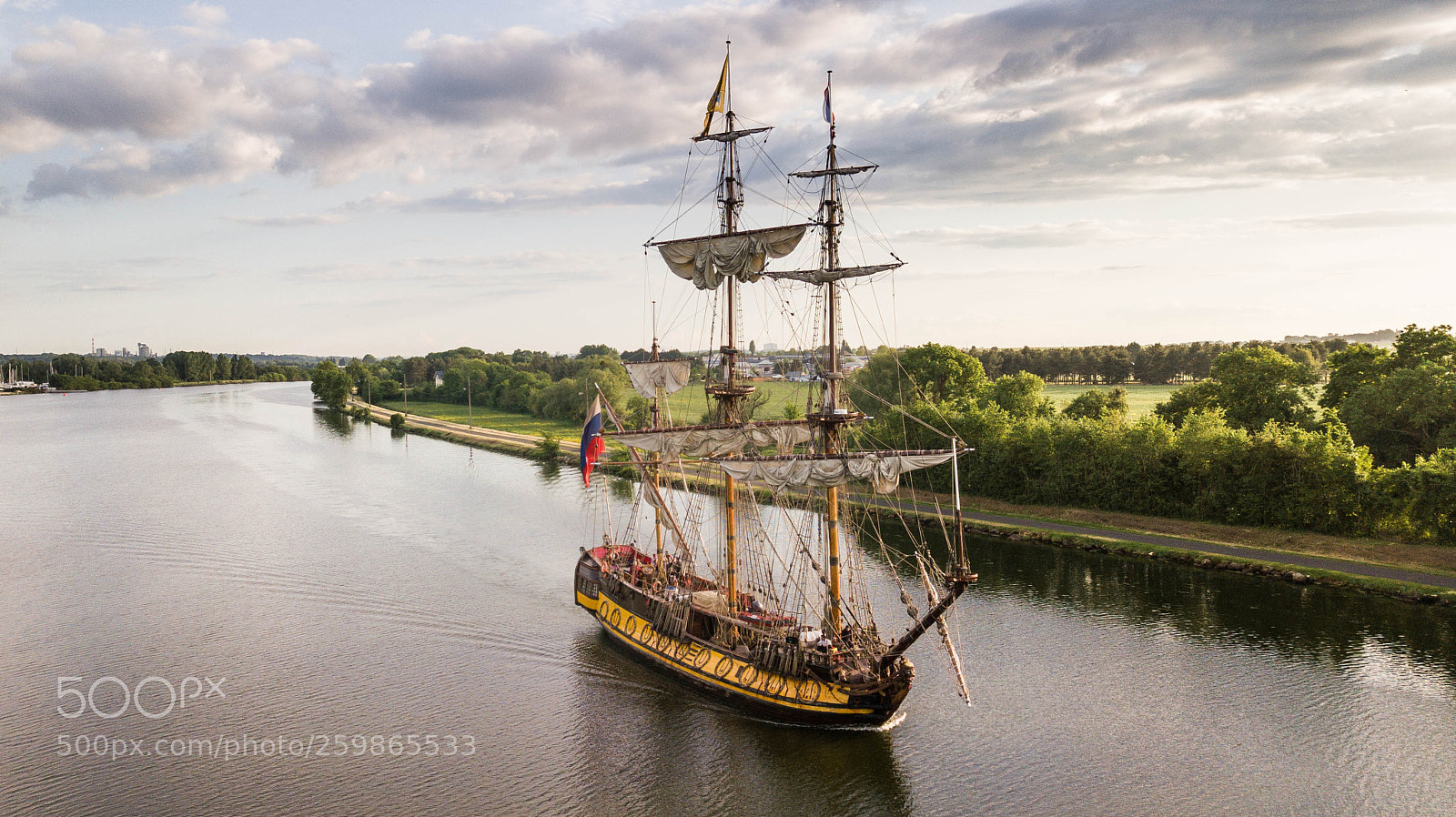 DJI FC220 sample photo. Le shtandart r plique photography