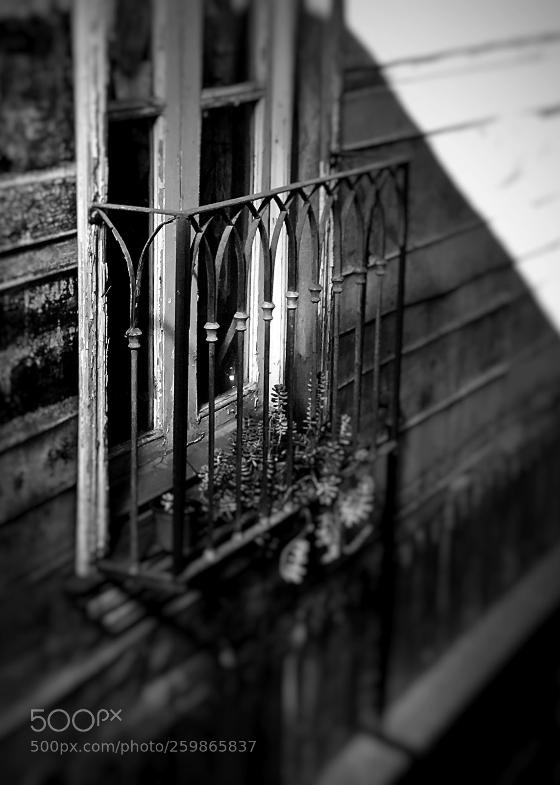 Apple iPhone 6s Plus sample photo. Country style balcony photography