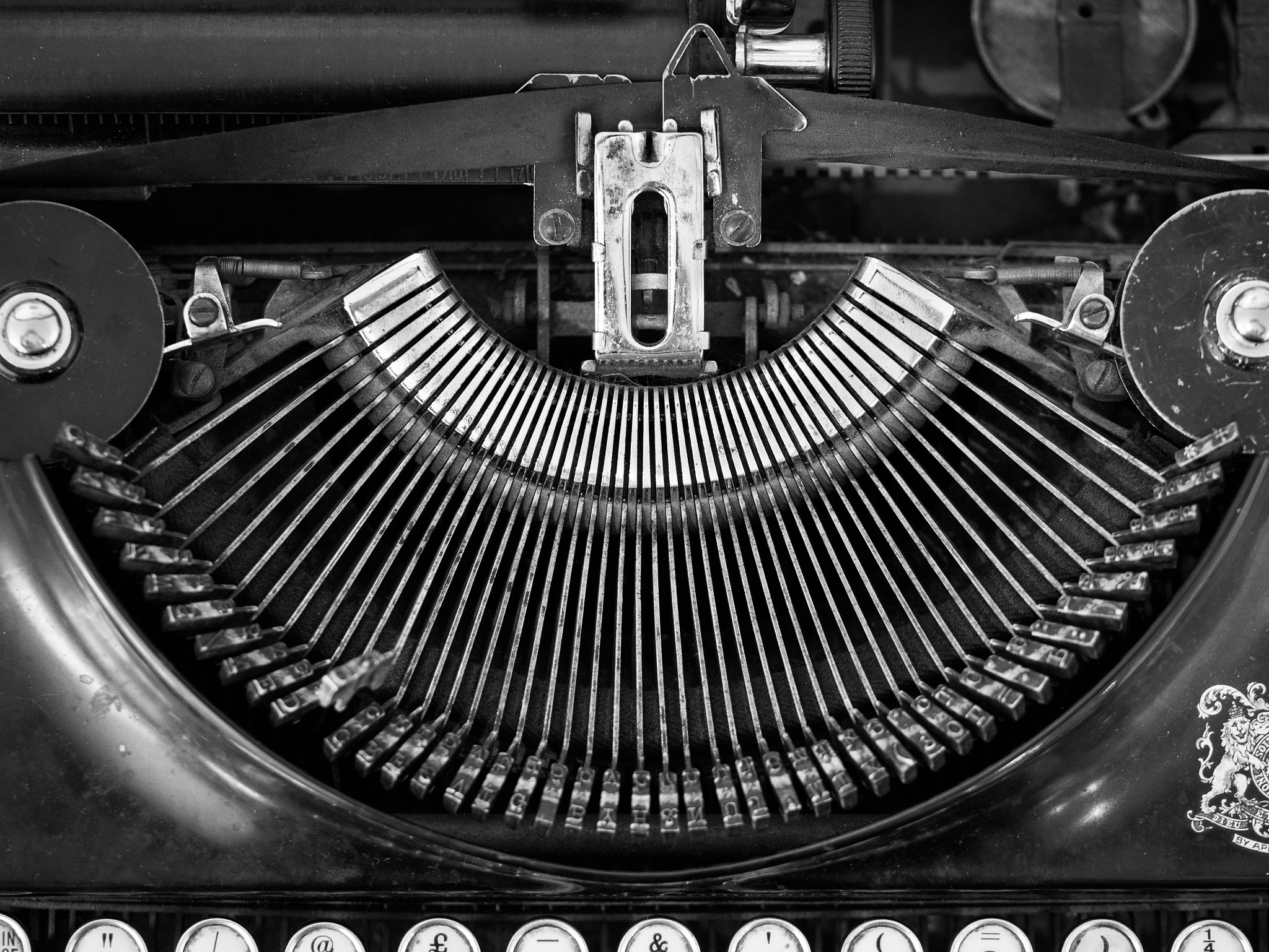 Panasonic Lumix DMC-G85 (Lumix DMC-G80) sample photo. Typewriter photography