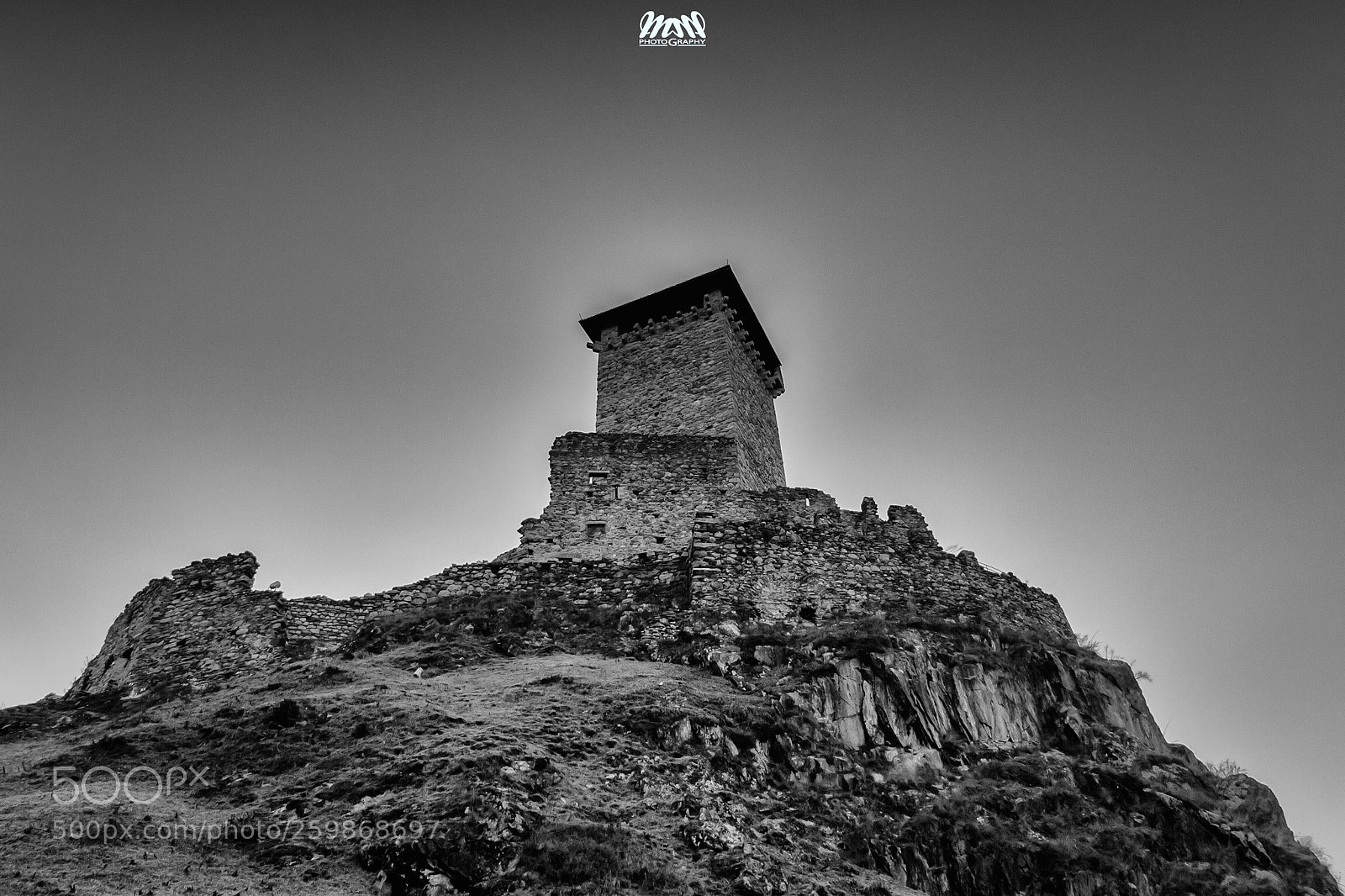 Canon EOS 600D (Rebel EOS T3i / EOS Kiss X5) sample photo. Castle in the wind photography