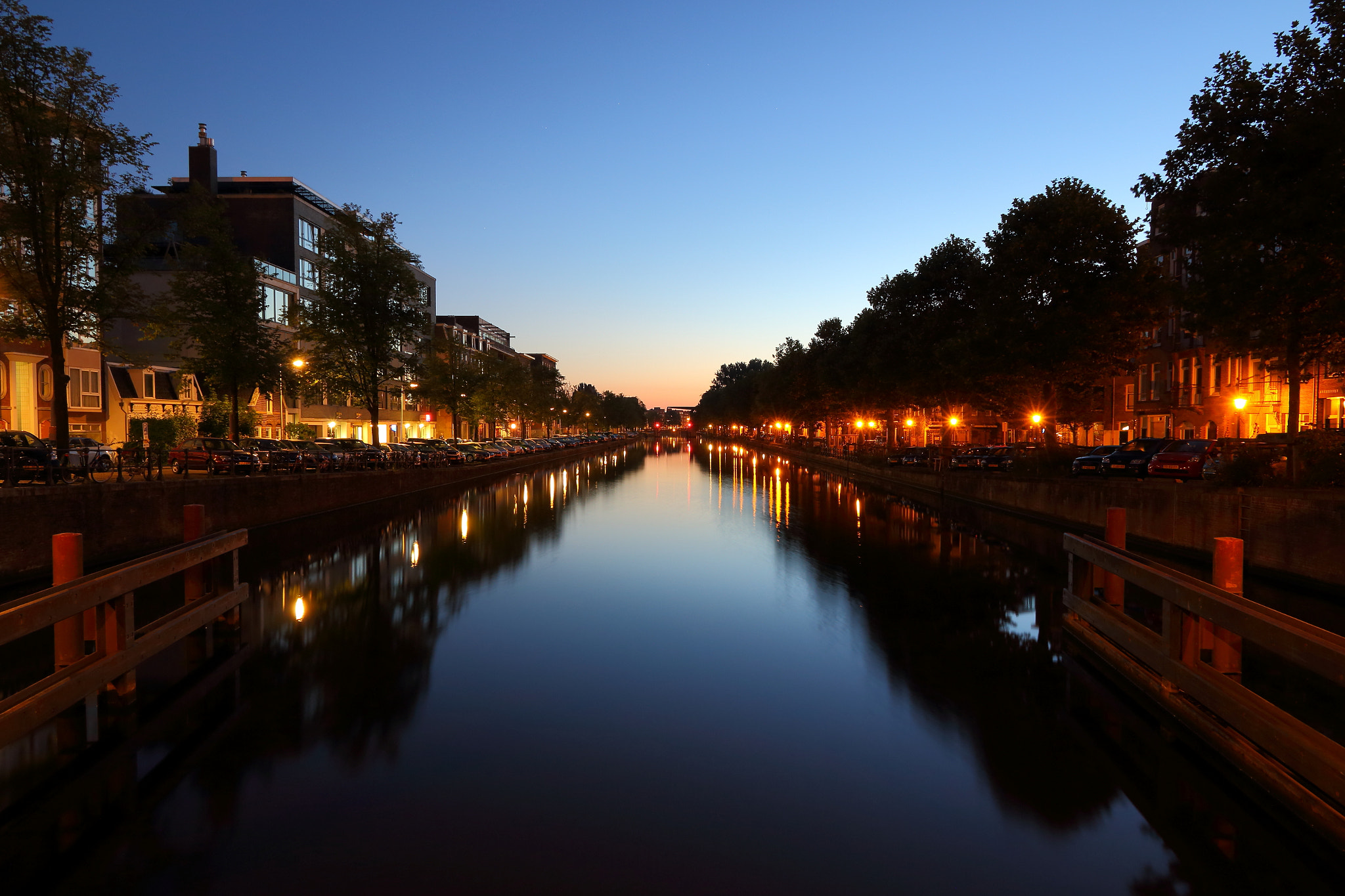 Canon EOS 70D + Canon EF-S 15-85mm F3.5-5.6 IS USM sample photo. Amsterdam dawn photography