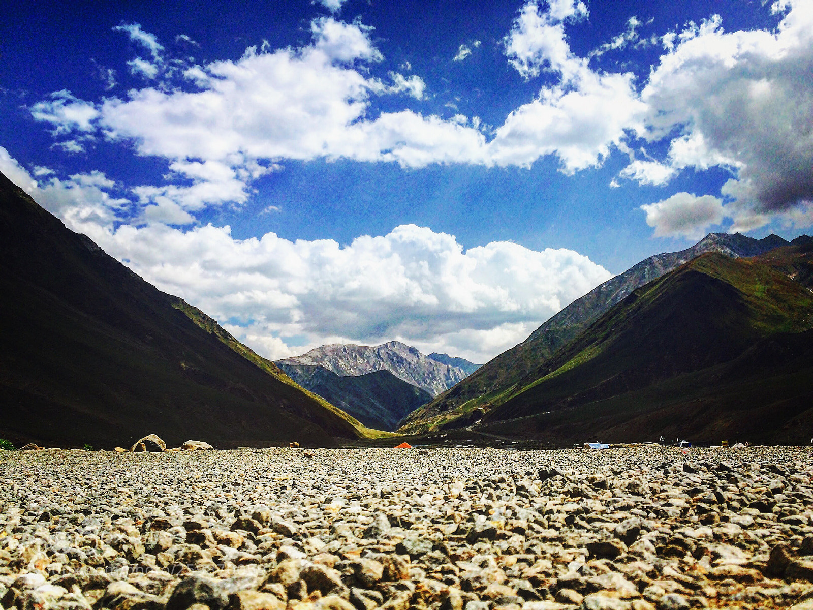 Apple iPhone 5s sample photo. Valley from ground  photography