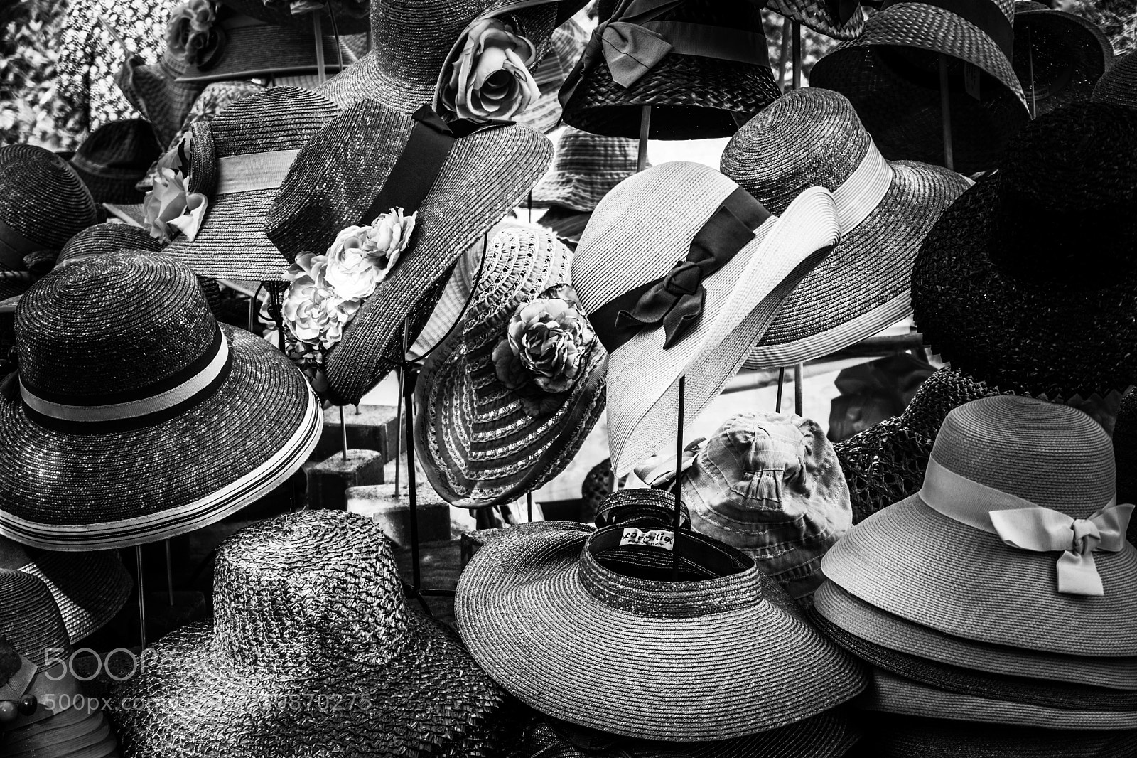 Sony a6000 sample photo. Straw hats photography