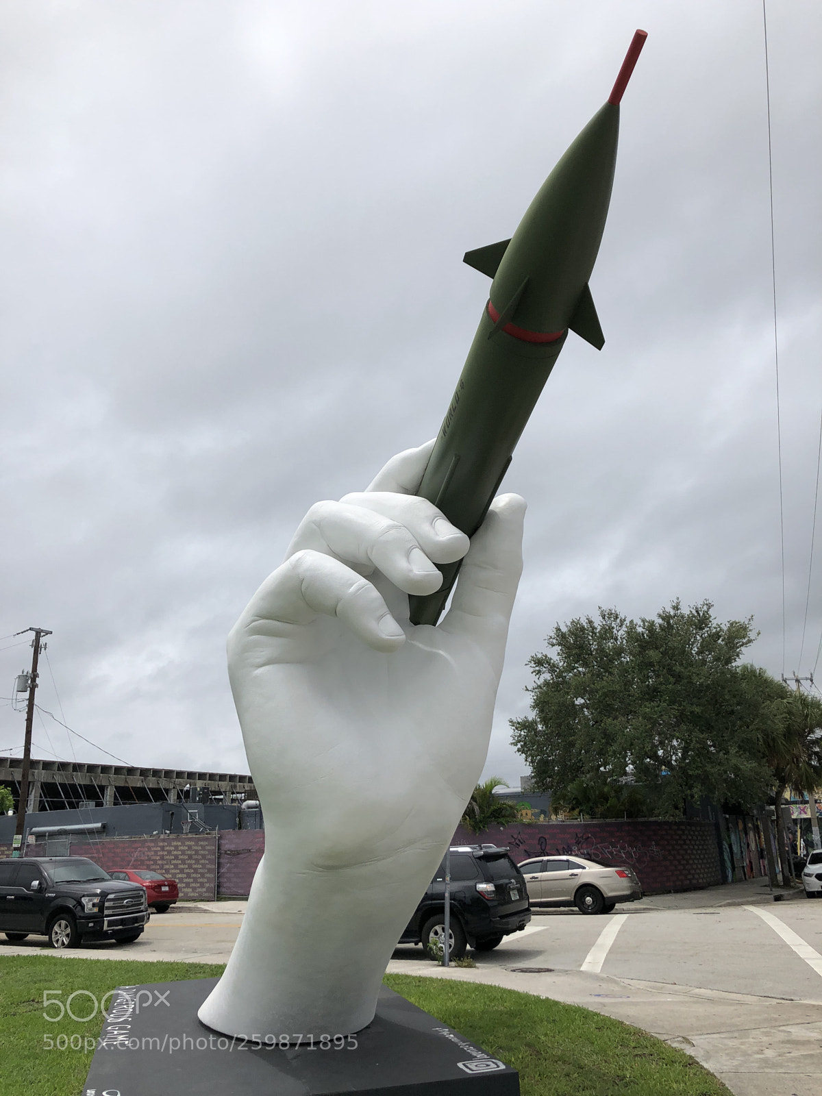 Apple iPhone X sample photo. Missile statue in wynwood photography