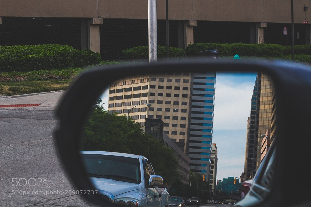 Canon EOS 1200D (EOS Rebel T5 / EOS Kiss X70 / EOS Hi) sample photo. Circle in my rearview photography