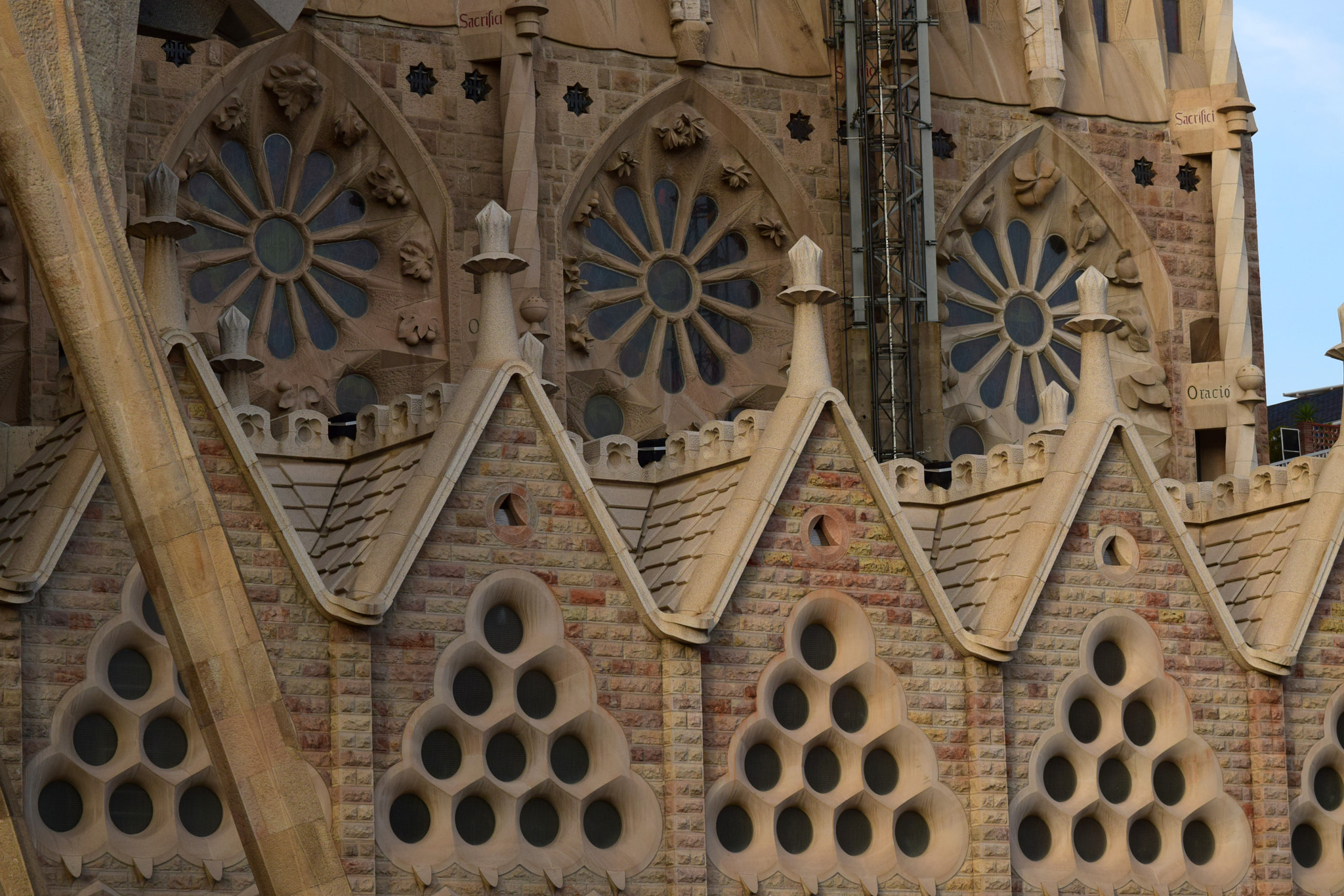 Nikon AF-S DX Micro-Nikkor 85mm F3.5G ED VR sample photo. Sagrada família photography
