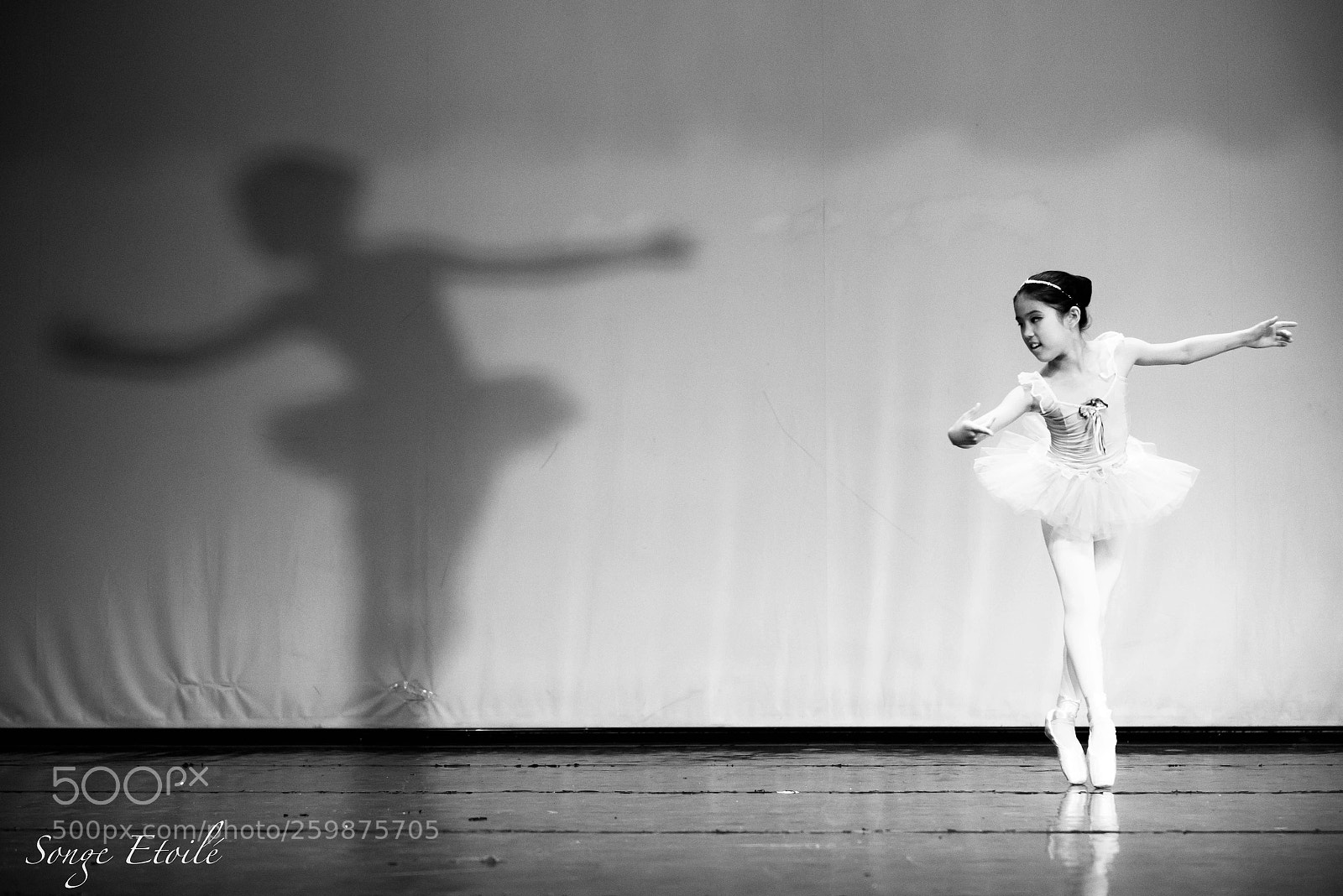 Nikon D750 sample photo. Dancing with shadow photography