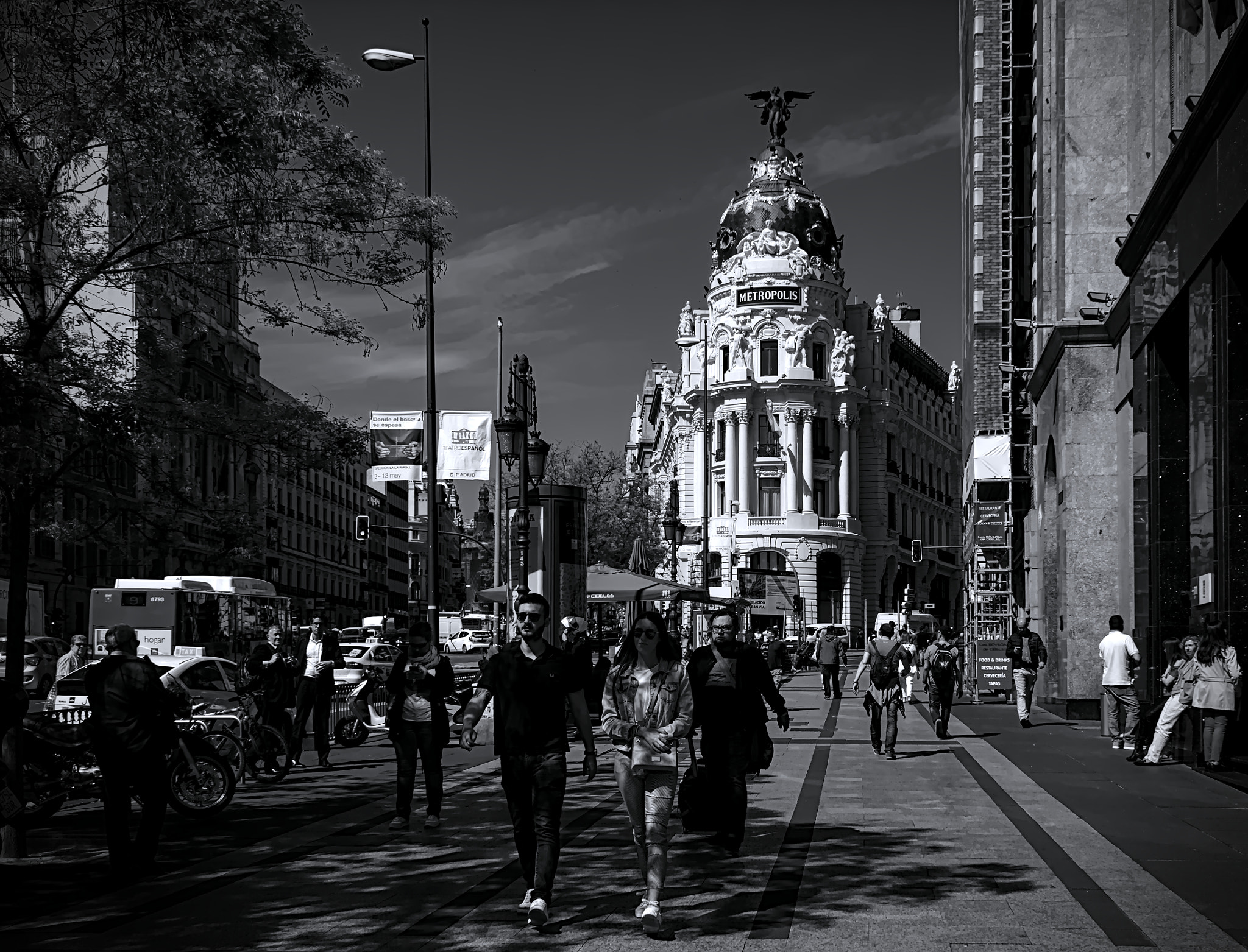 Canon EF-S 18-55mm F3.5-5.6 II sample photo. Gran via photography