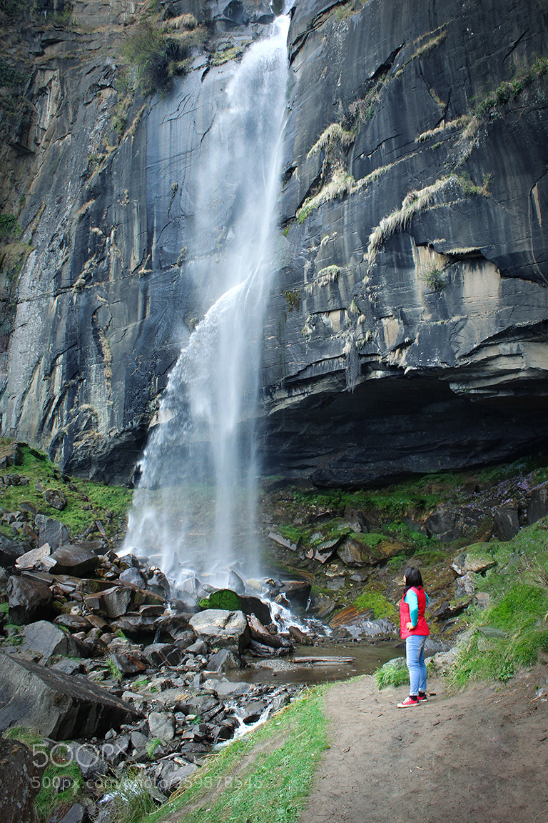 Canon EOS 1300D (EOS Rebel T6 / EOS Kiss X80) sample photo. Jogni waterfall, manali, india photography