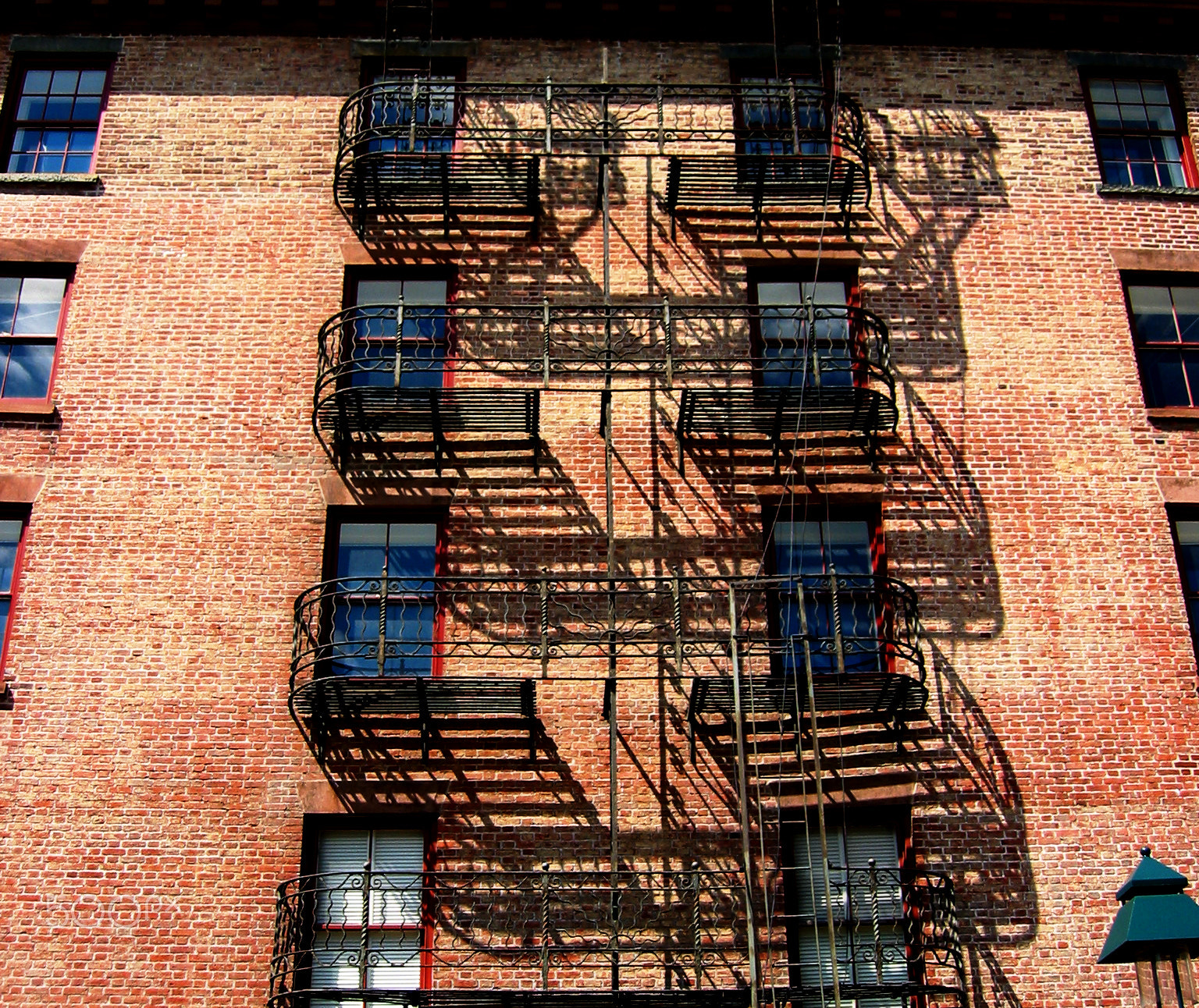 Canon POWERSHOT S30 sample photo. The fire escape photography